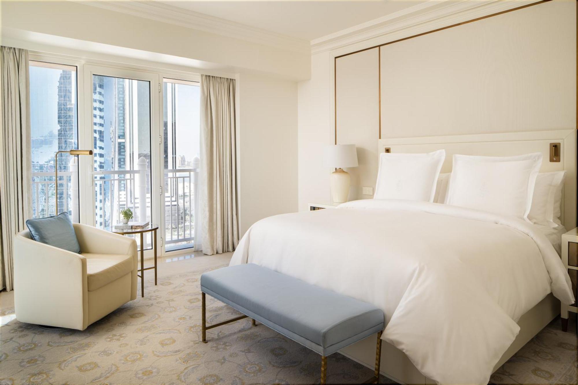 Four Seasons Executive King Suite