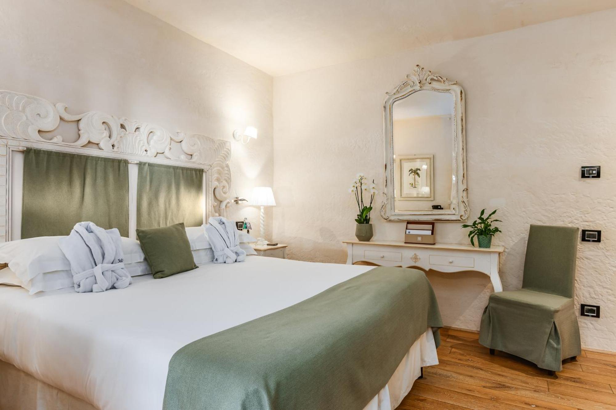 Superior Double Room Garden Side
