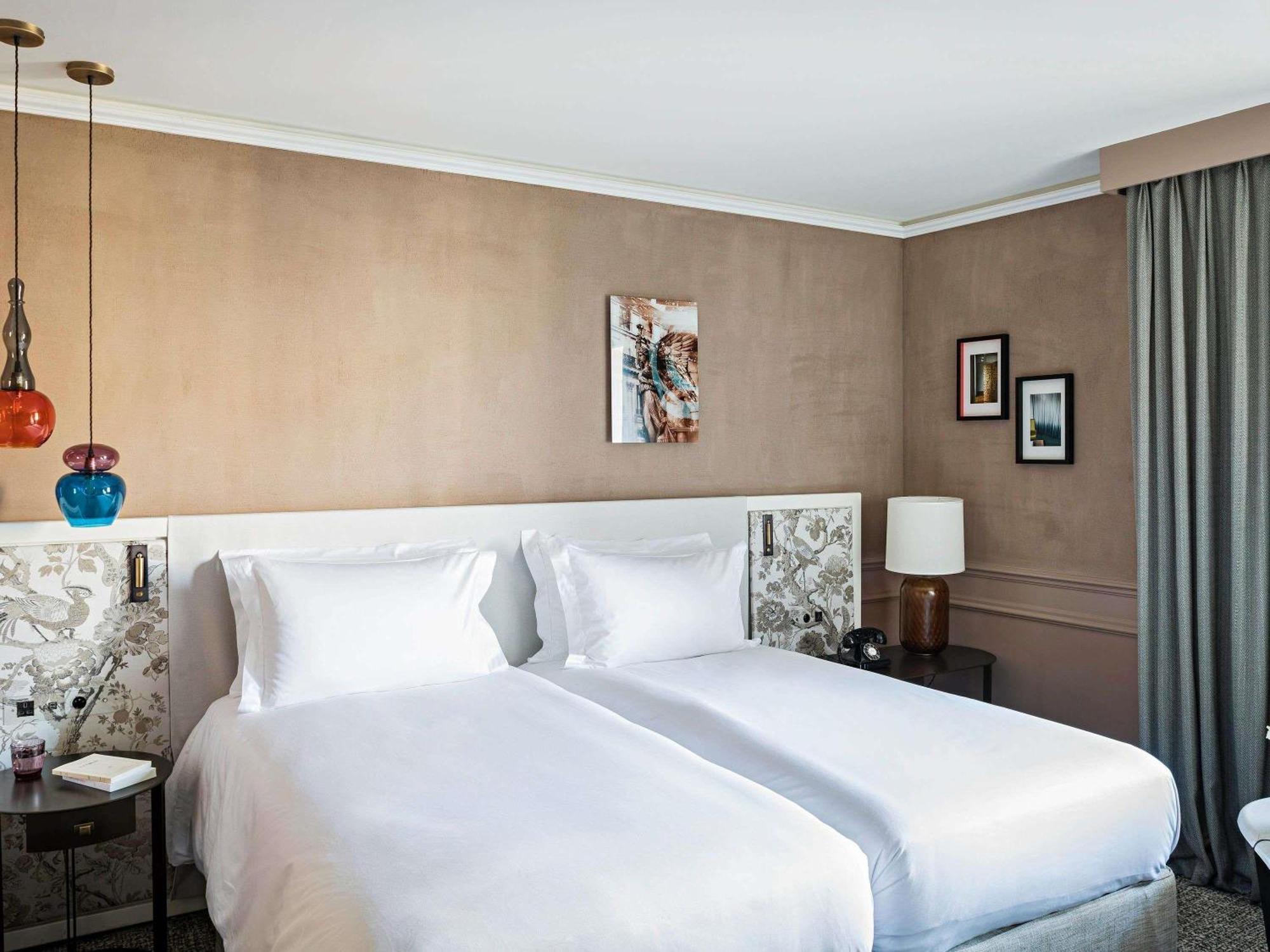 Luxury Single Room with Two Single Beds and Courtyard or Rue Scribe View