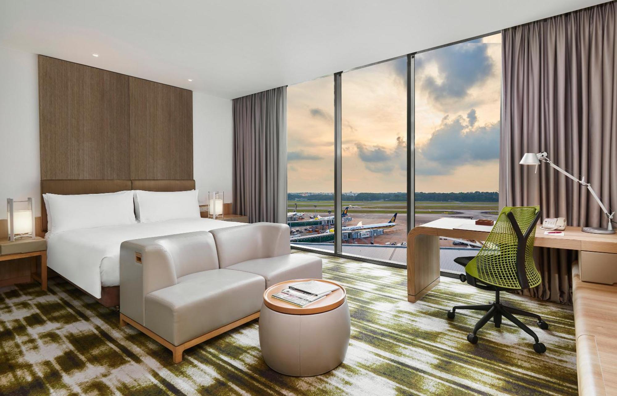 1 King Bed Standard Runway View