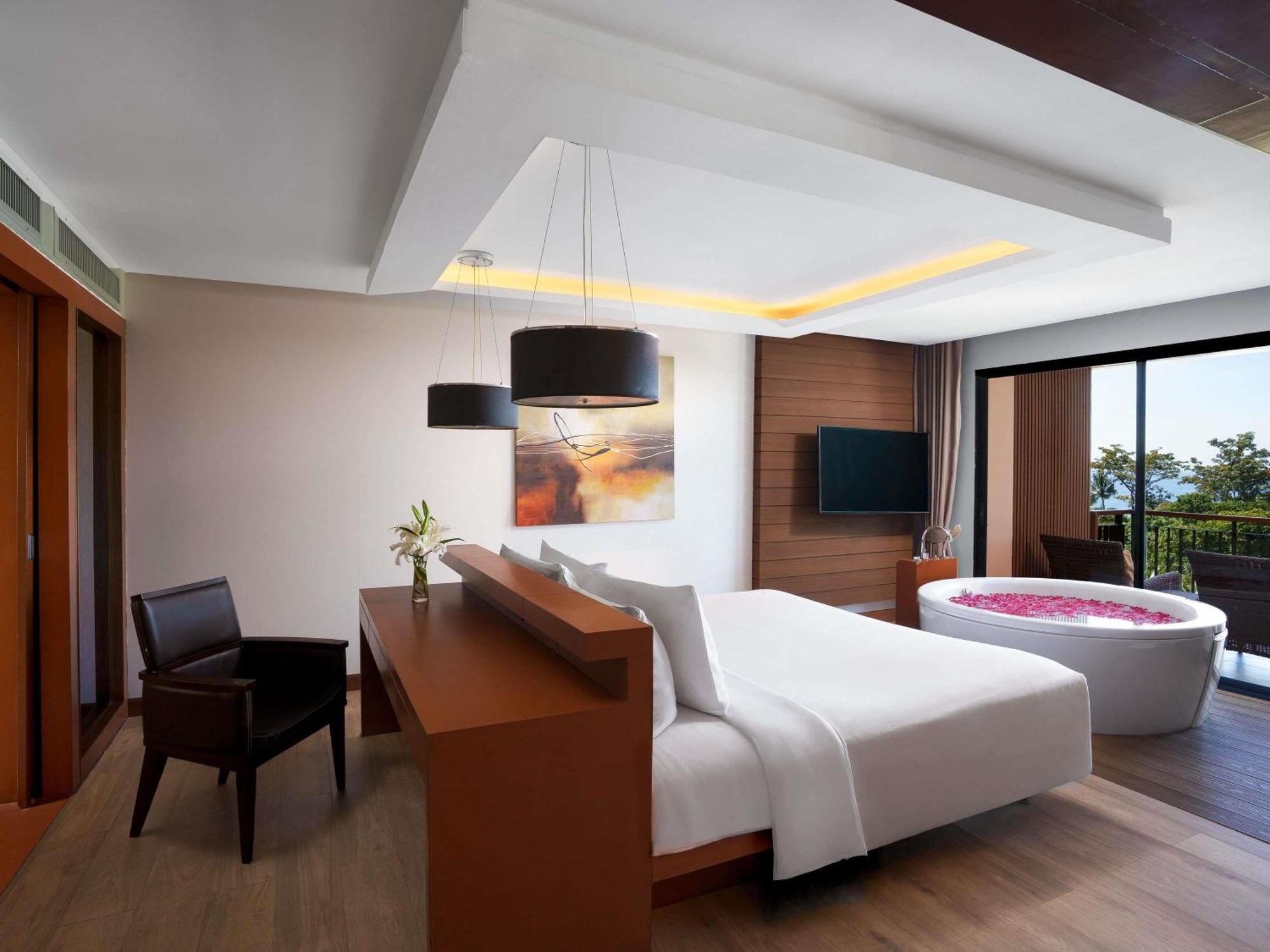 Family King Suite Sea View Balcony
