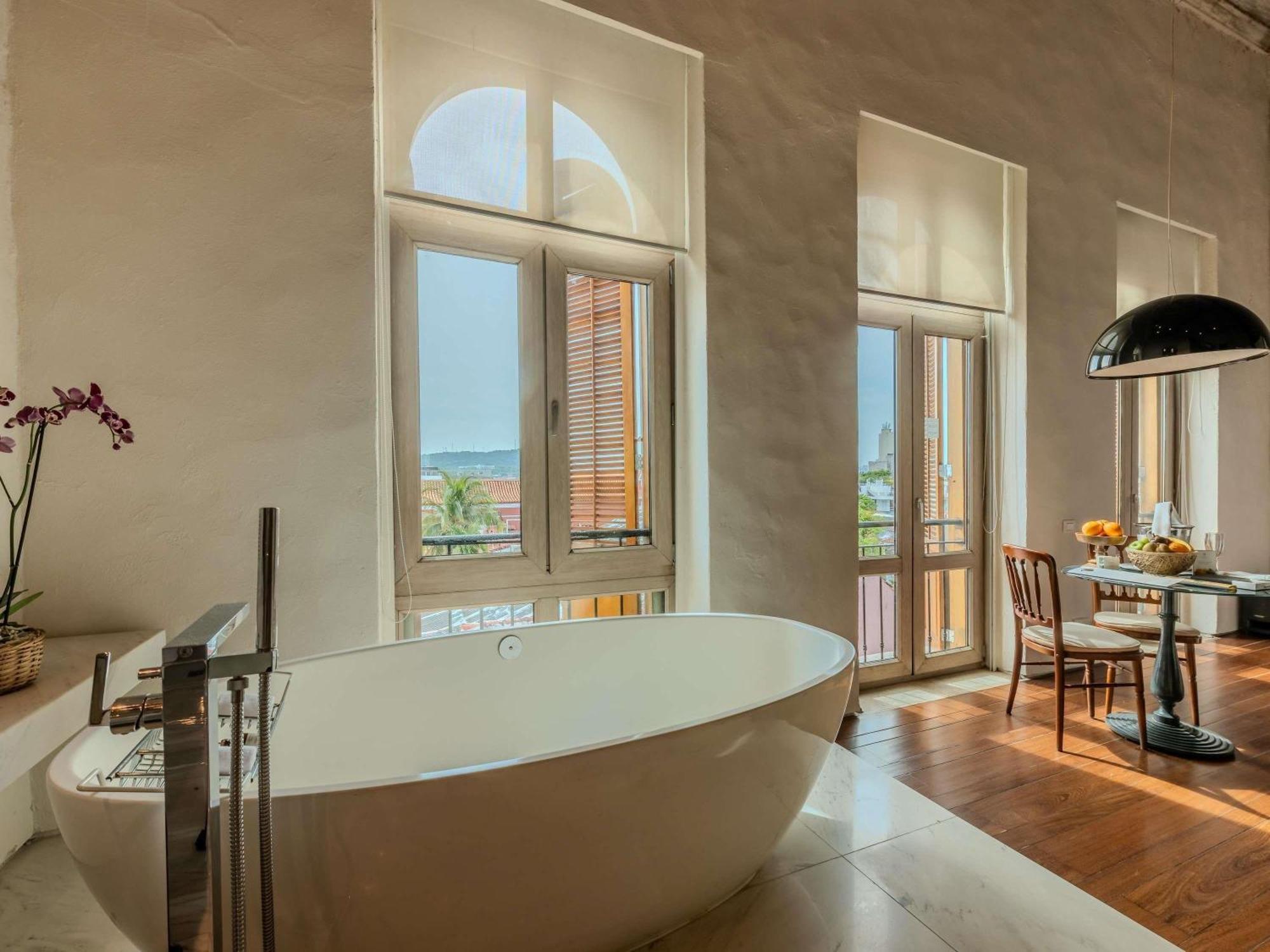 Colonial Suite