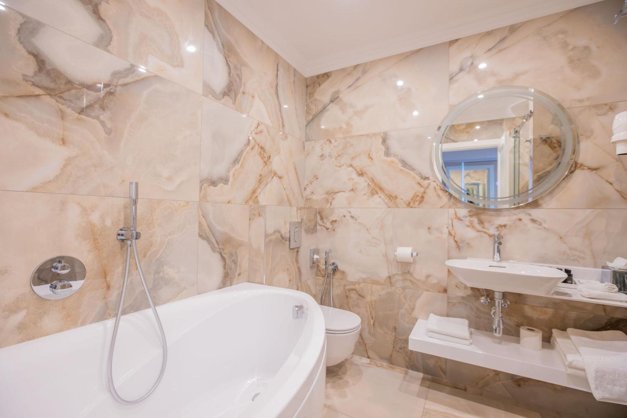 Deluxe Double or Twin Room Sea View Terrace Sea Wellness SPA Access