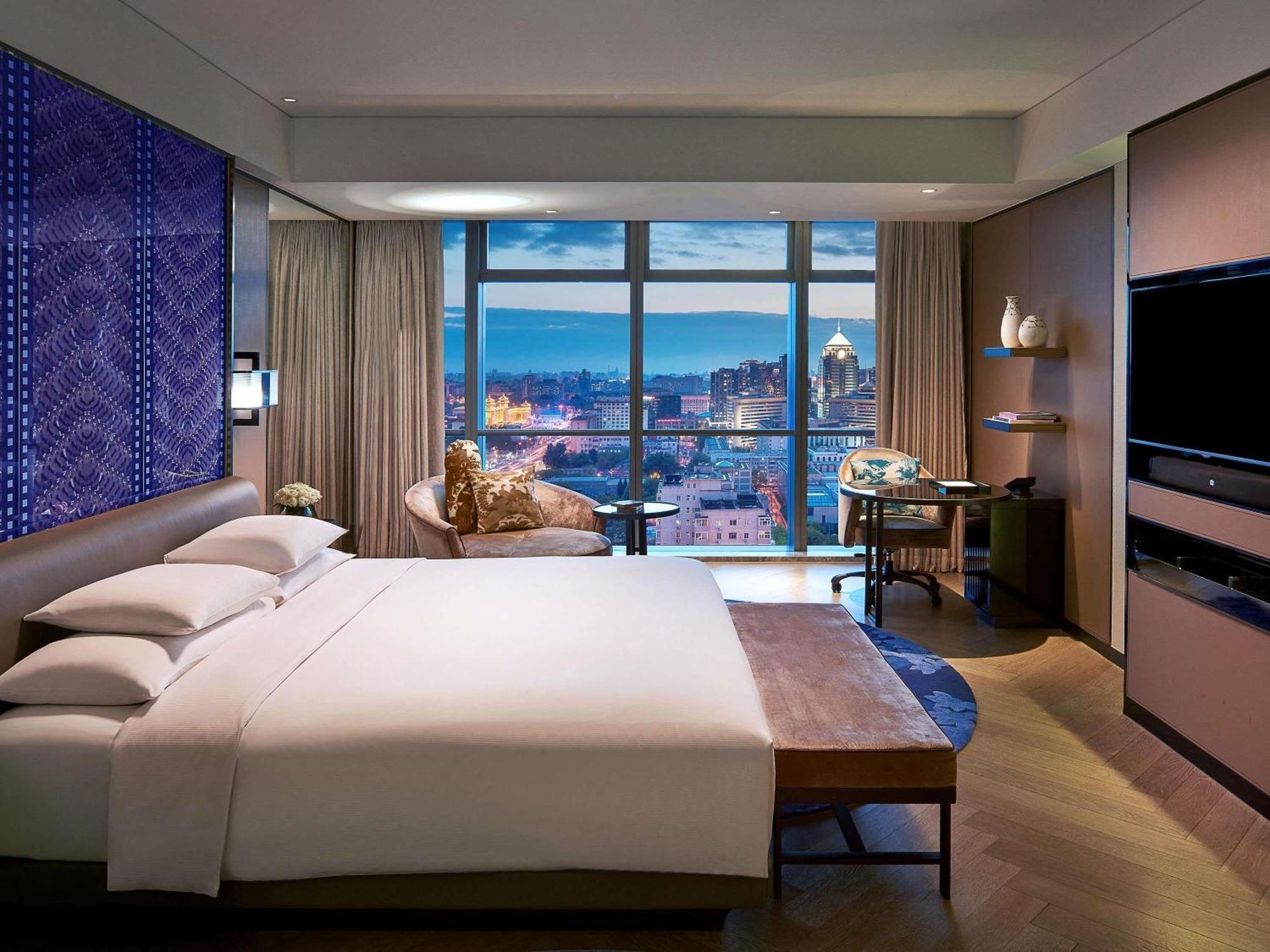Luxury King Room City View inclusive Mini Bar the first round F&B at hotel’s house restaurants
