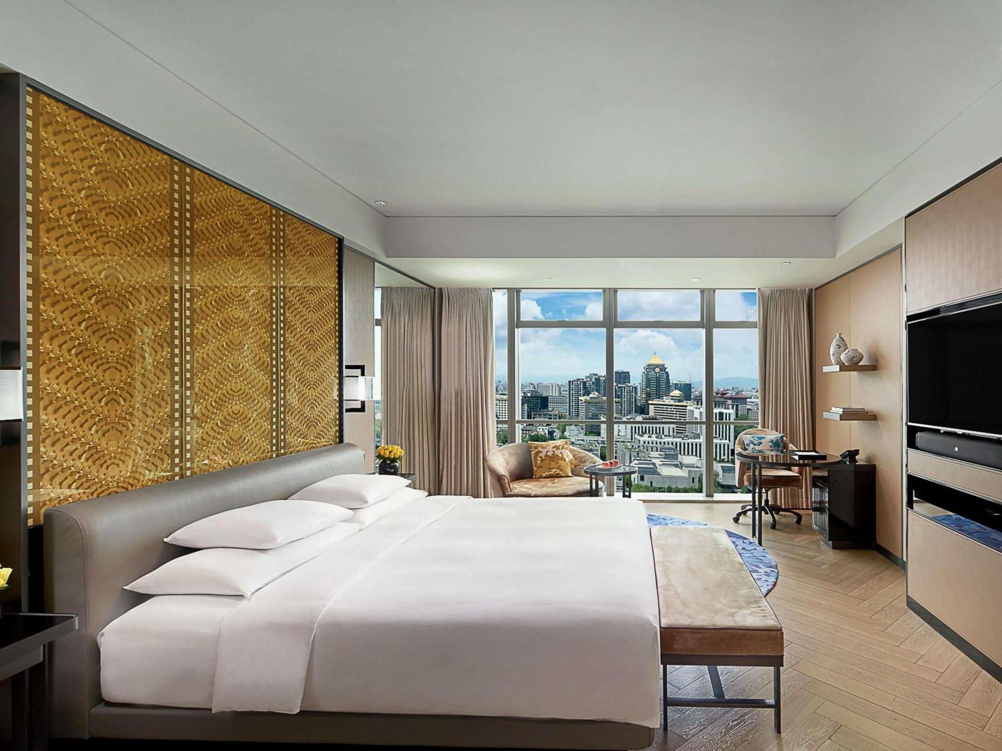 Luxury King Room City View inclusive Mini Bar the first round F&B at hotel’s house restaurants