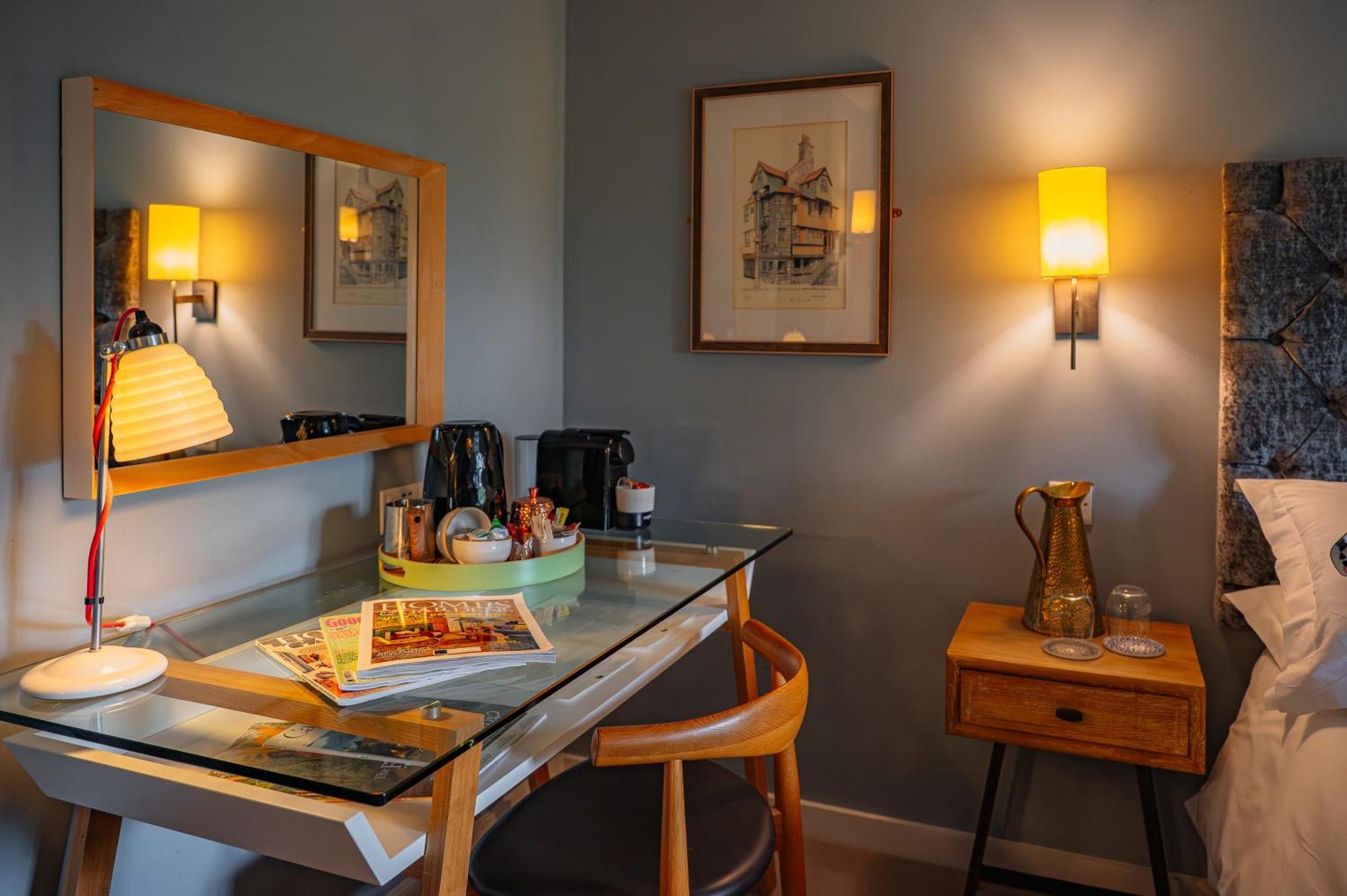 Standard King Room