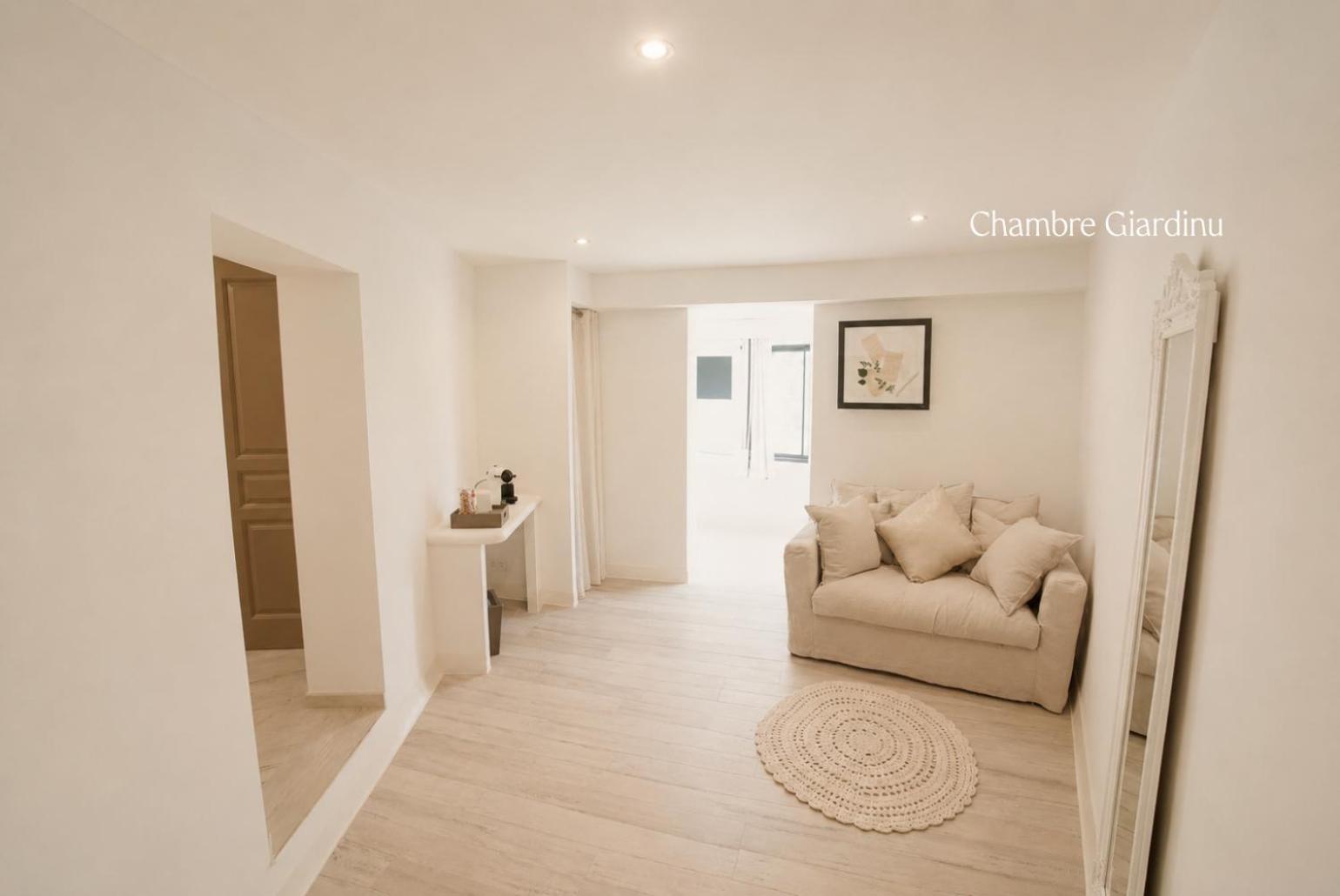 Junior Suite avec Terrasse et Jacuzzi