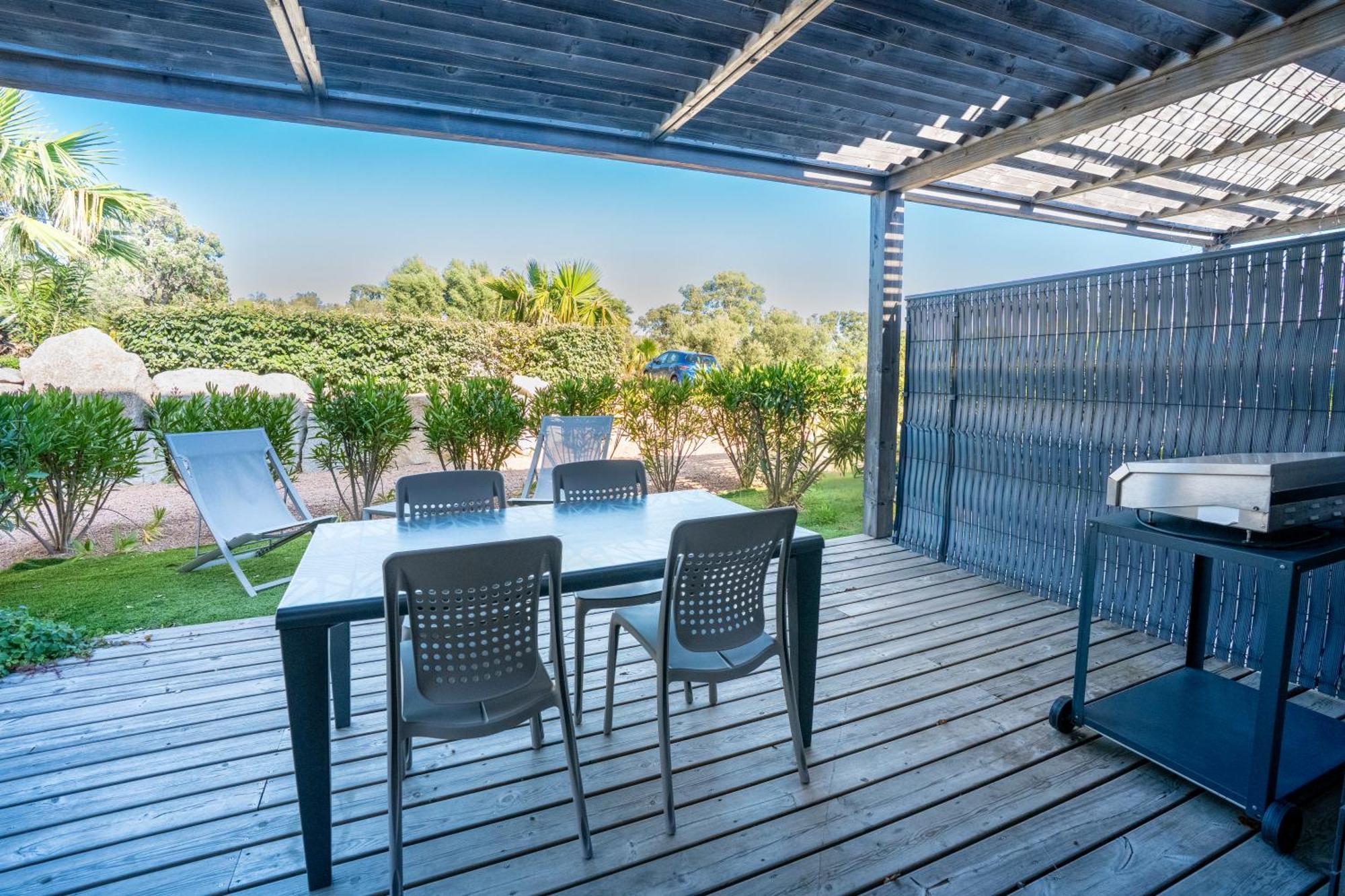 One-Bedroom Apartment Air Conditioning Terrace