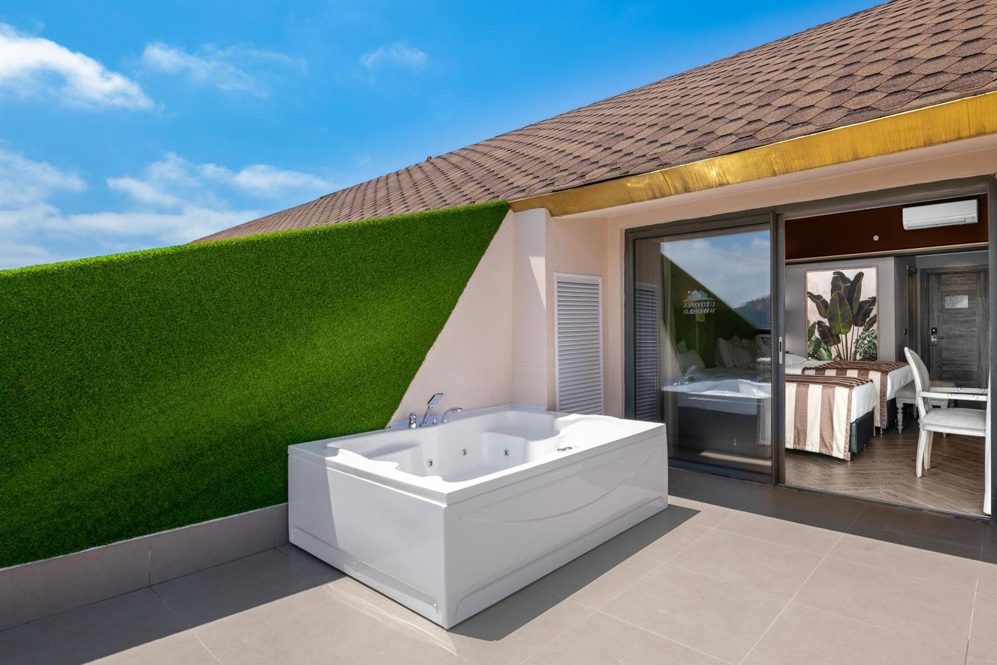 Main Building Standard Room Jacuzzi