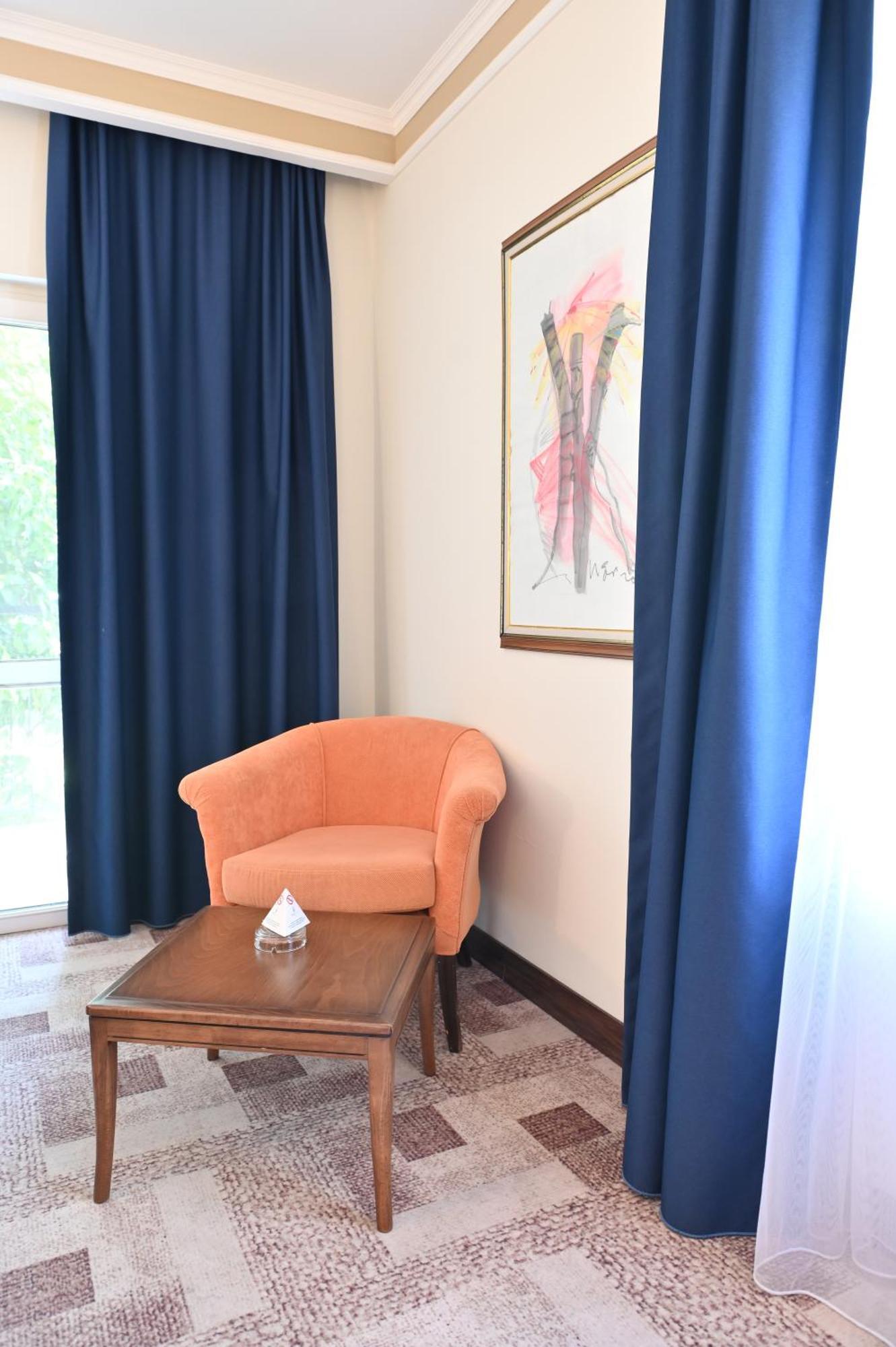 Double or Twin Room Extra Bed