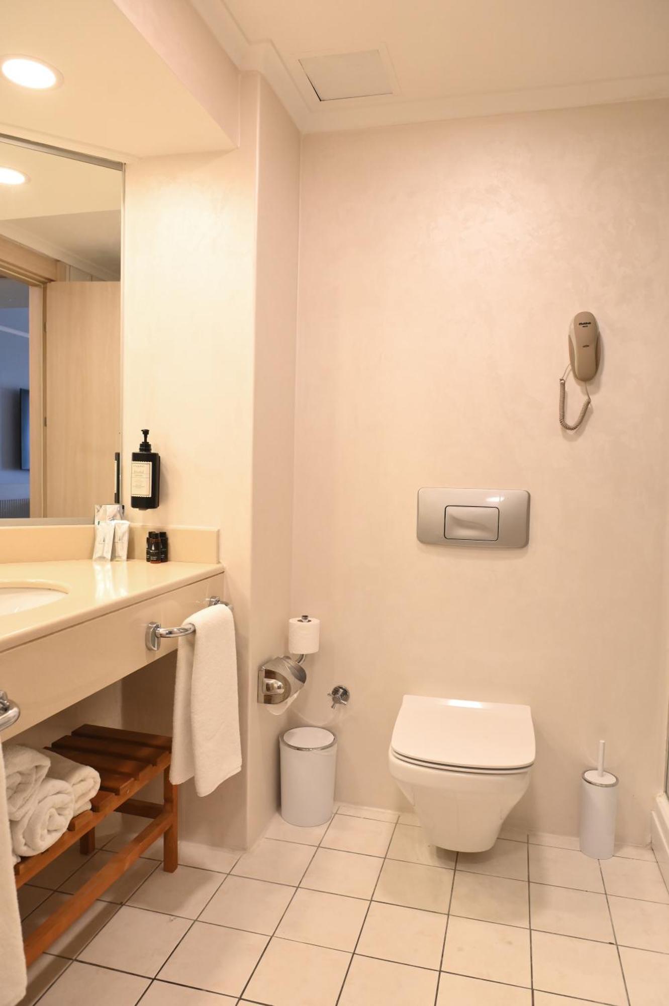 Double or Twin Room Garden View