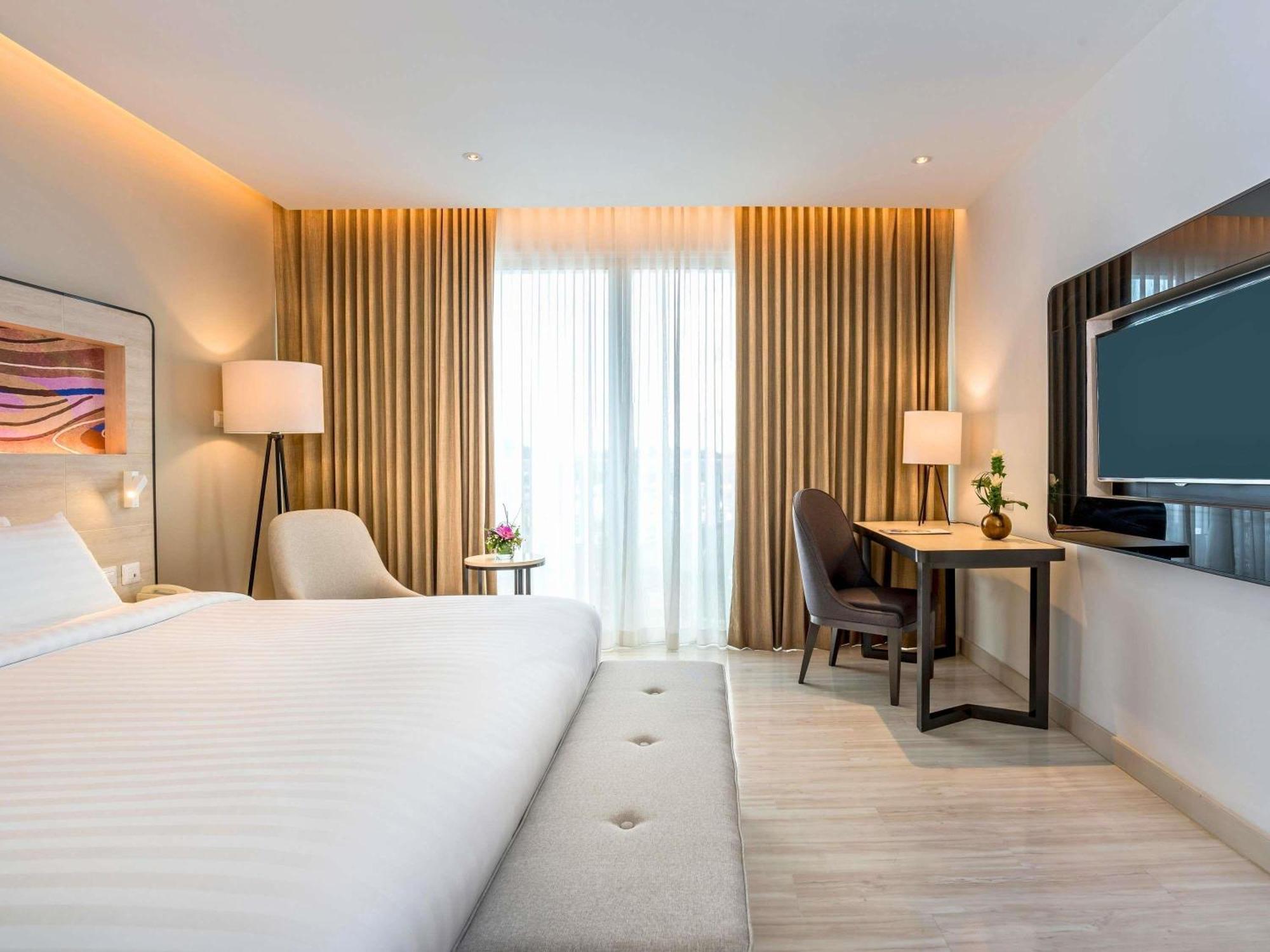 Deluxe King Room Balcony