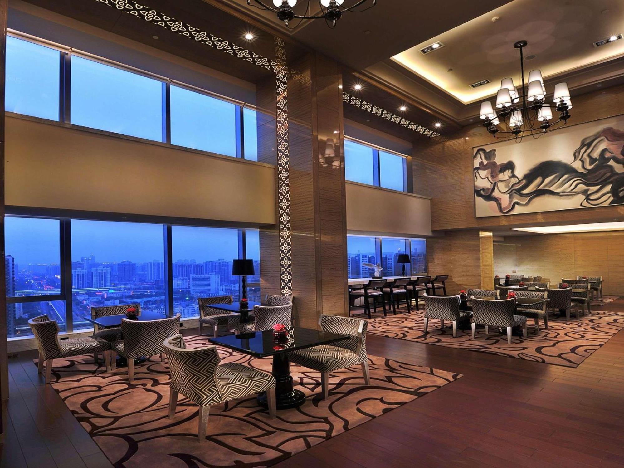Superior King Room Executive Lounge Access