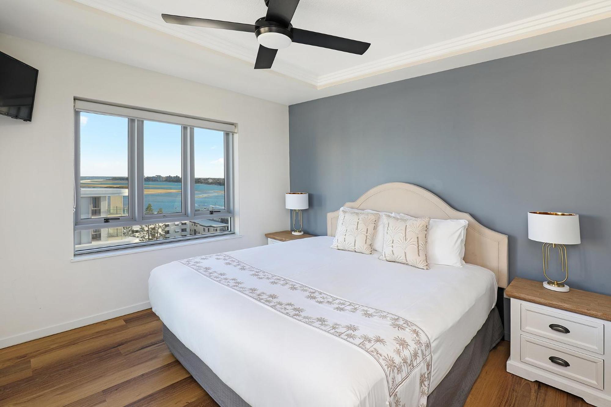 Two-Bedroom Deluxe Apartment with Ocean View