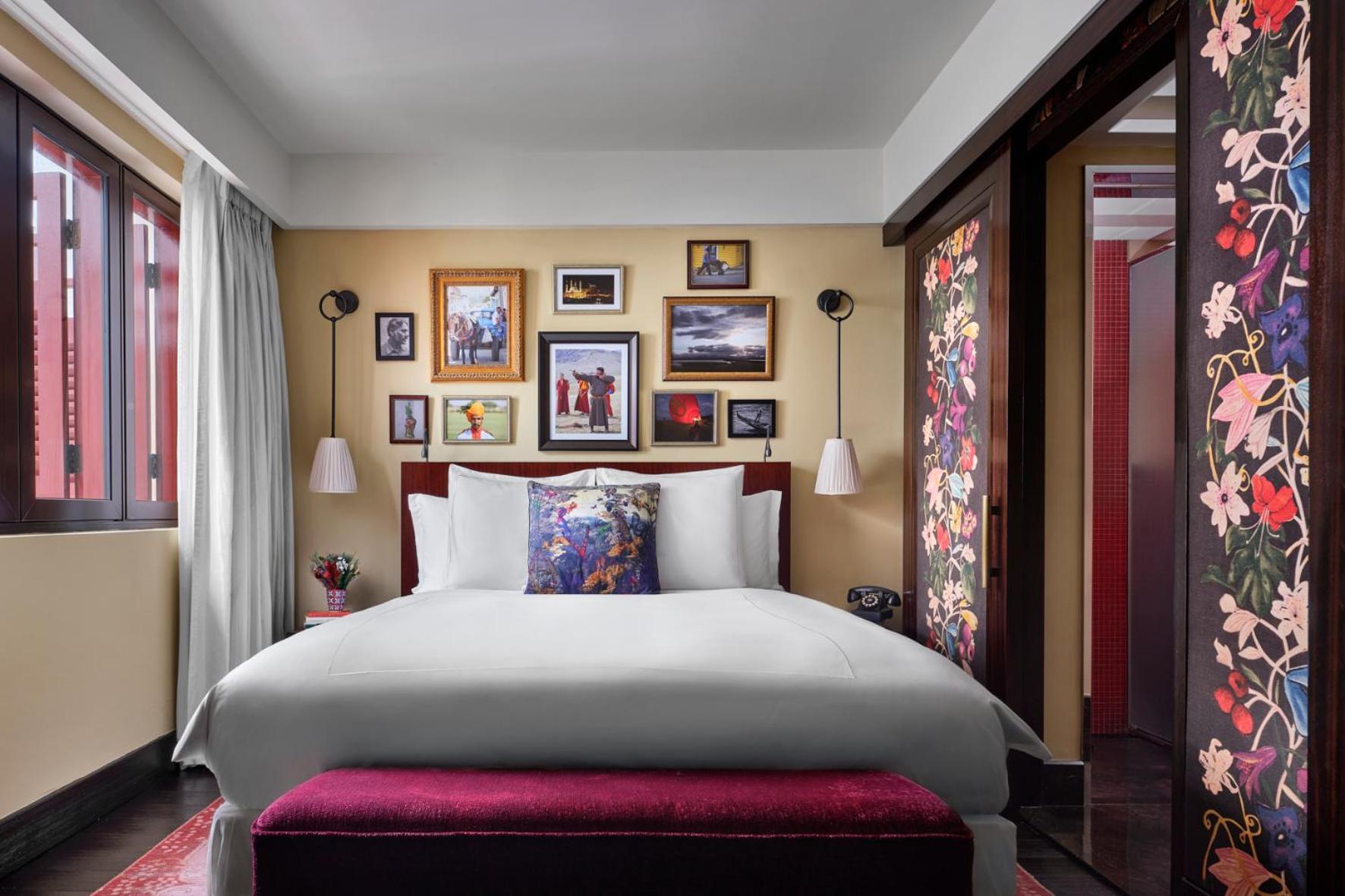 Classic Room Guest Room 1 King Club Lounge Access Complimentary Cocktails & Snacks