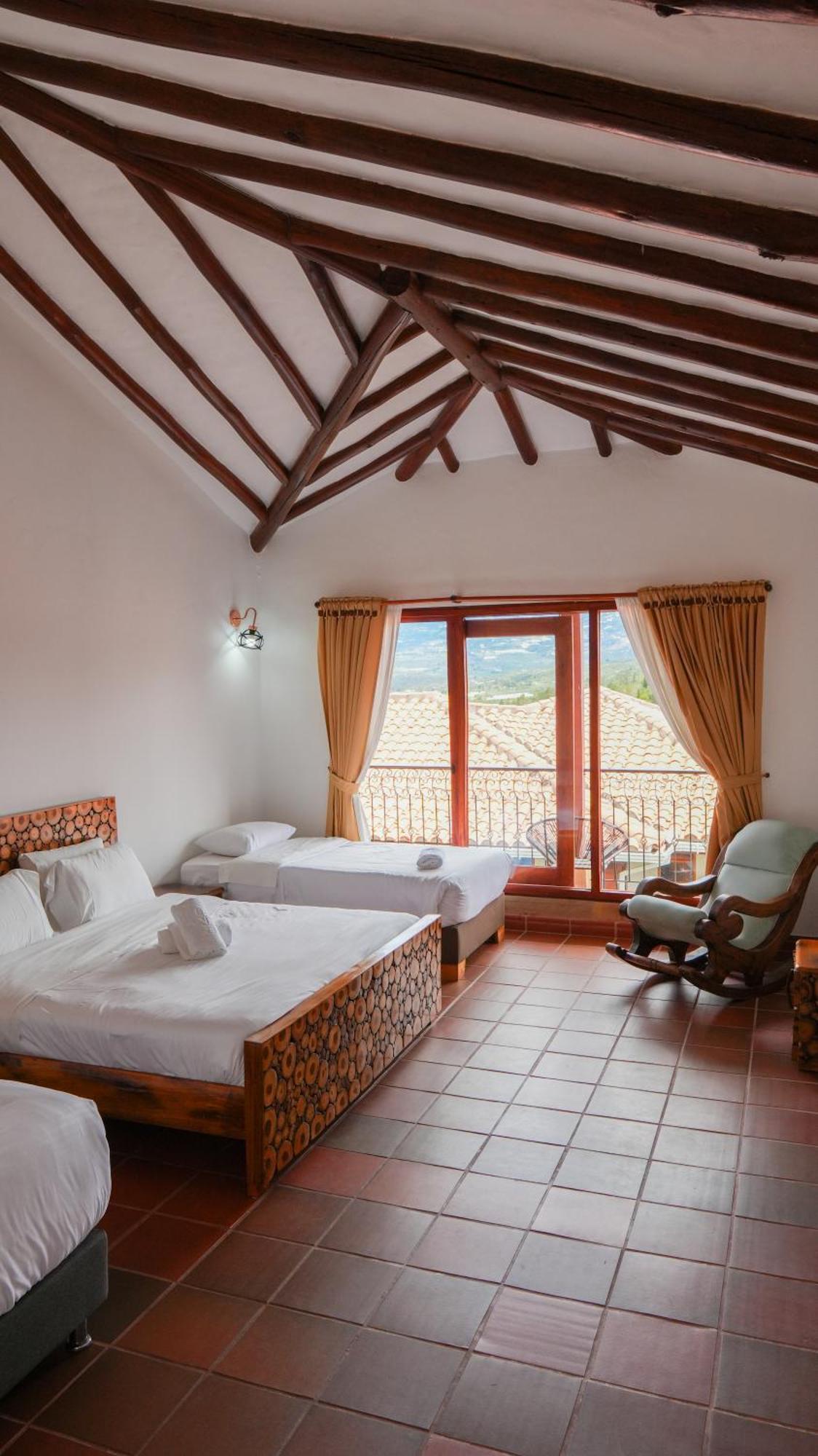 Habitación Familiar con balcón