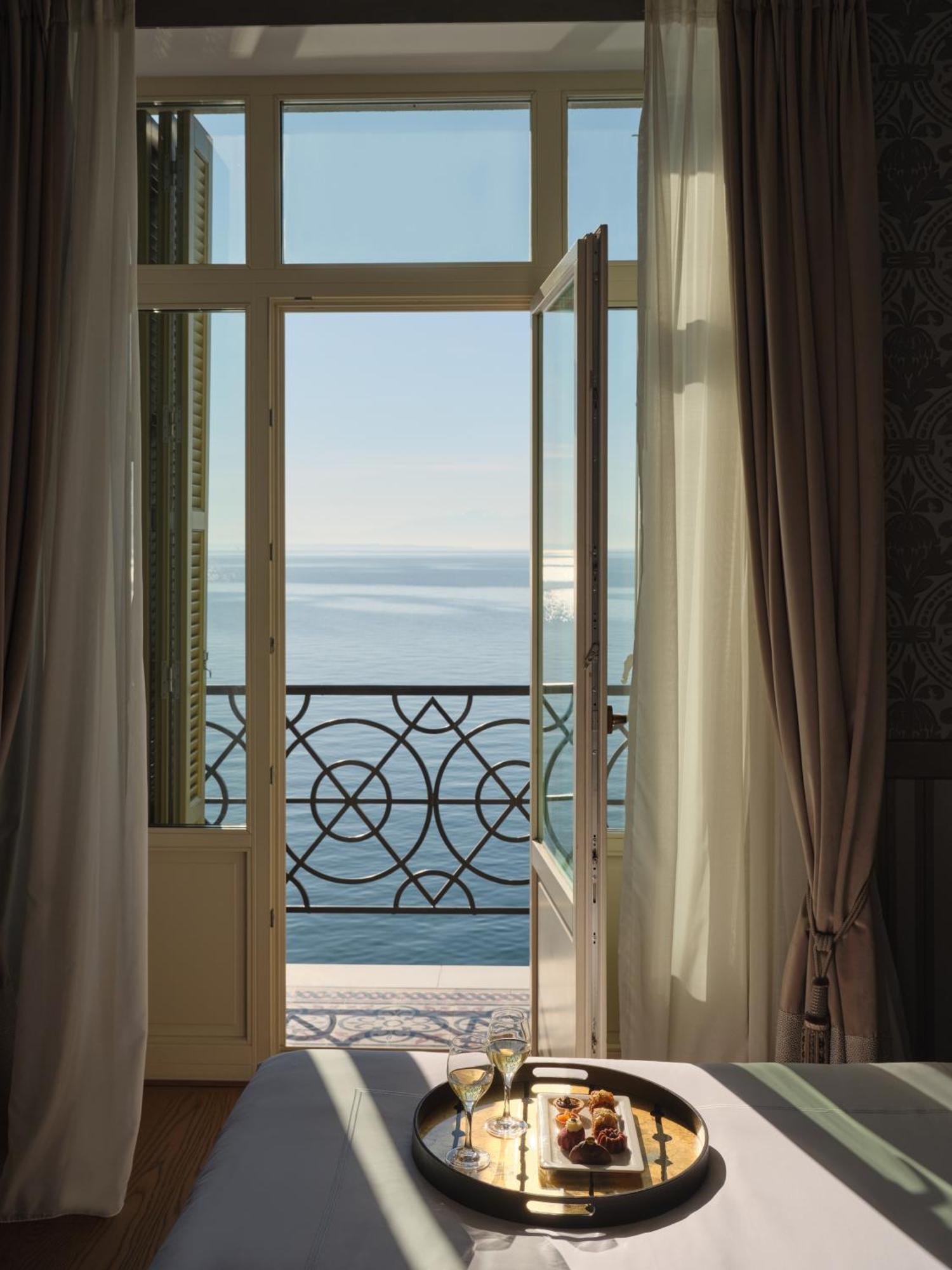 Junior Suite Sea Front Balcony