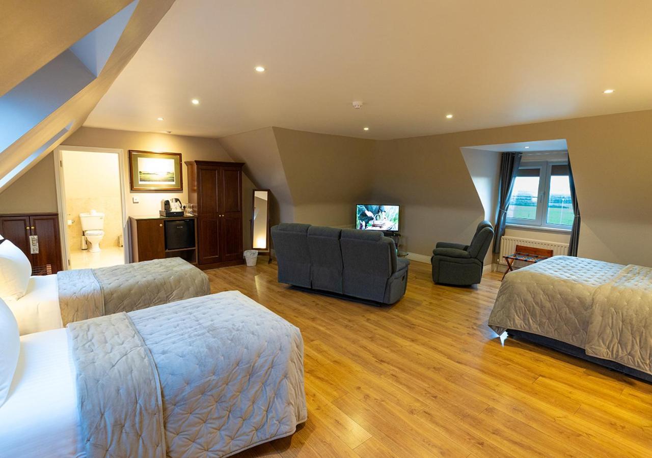 Family Room Lake View