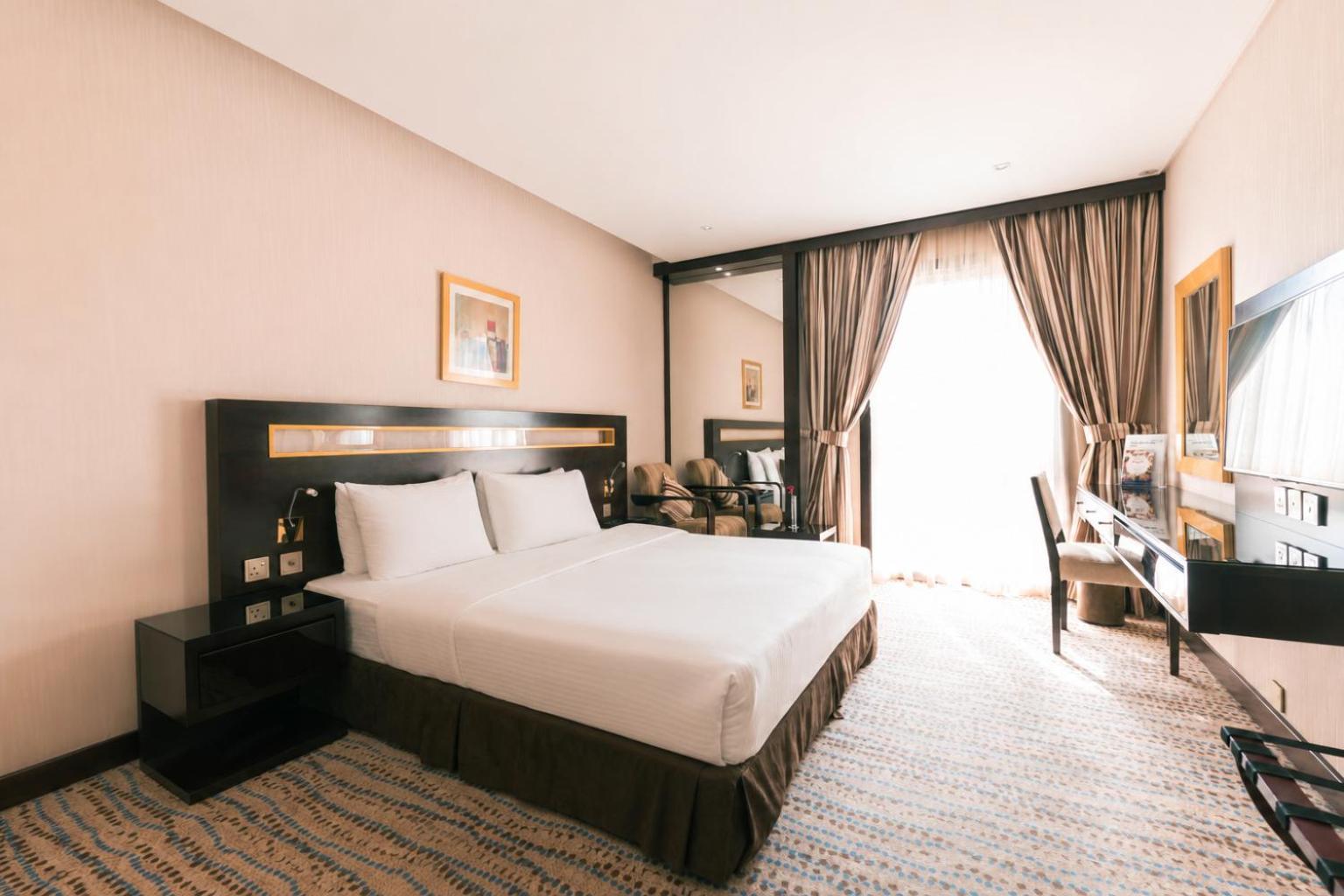 Deluxe King Room