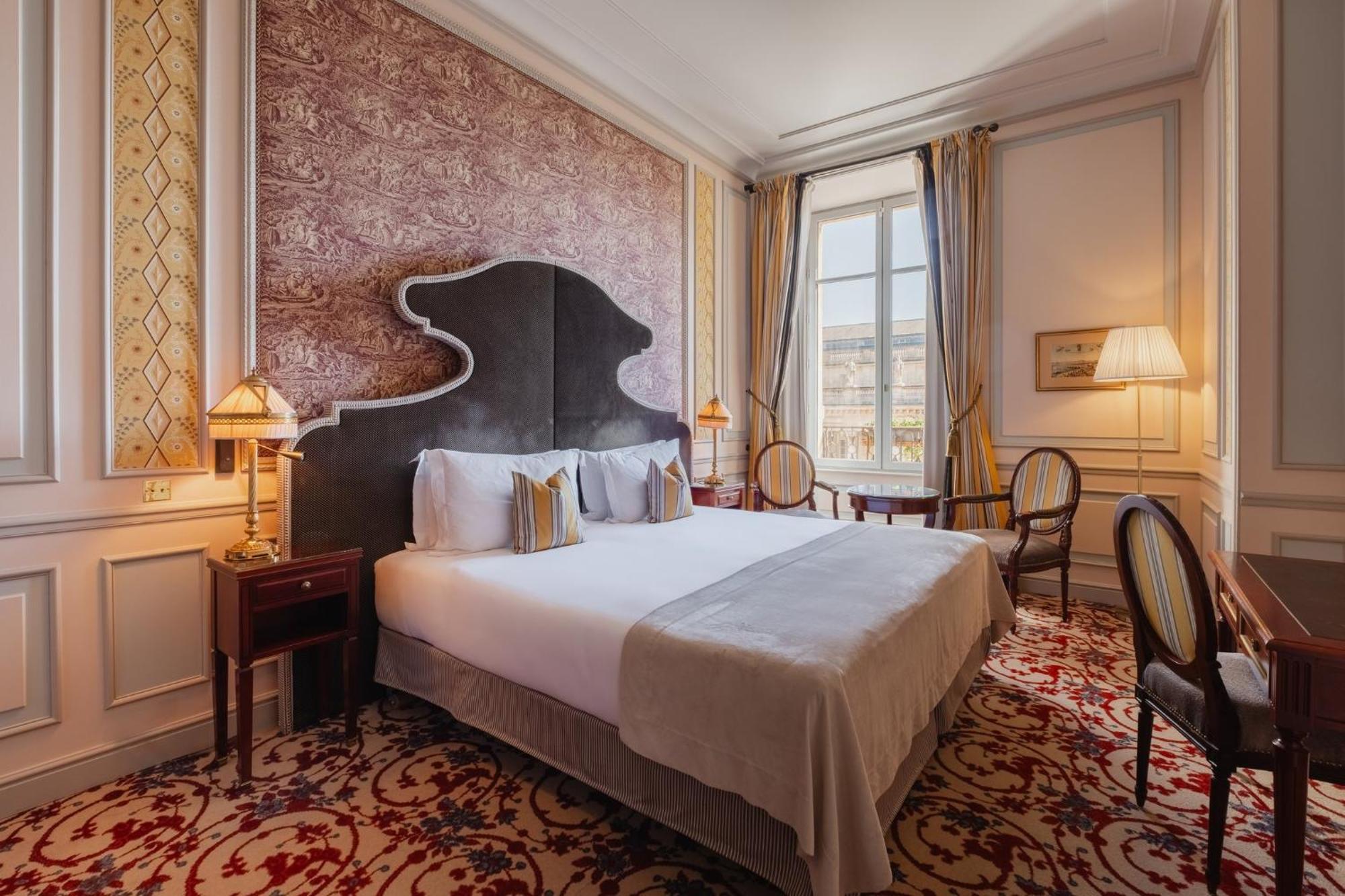 Premium King Room Opera View