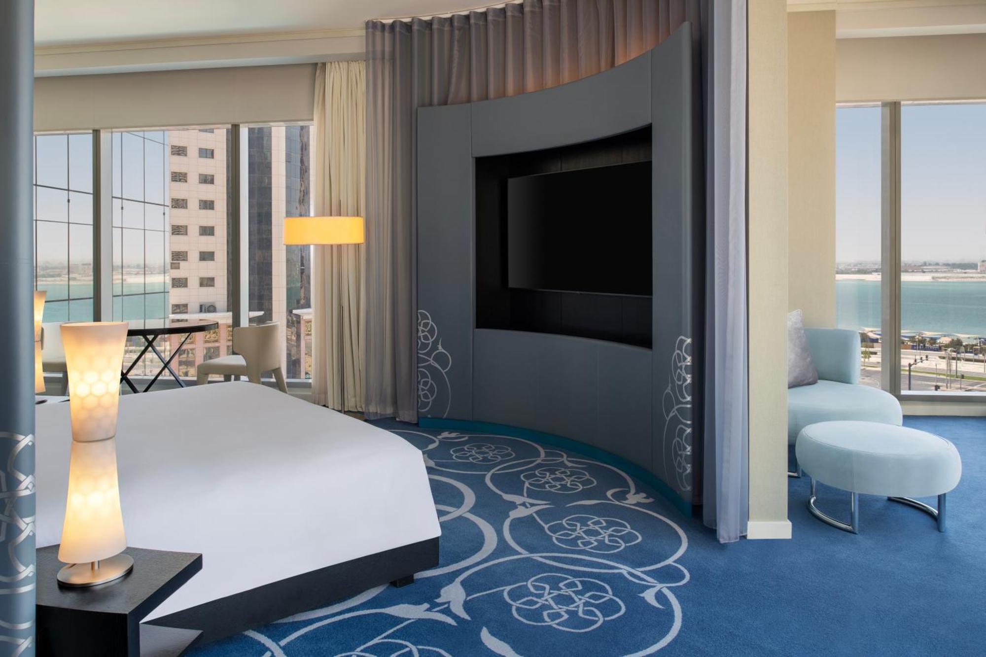 Urban Suite – King Size Sea View Beach Access