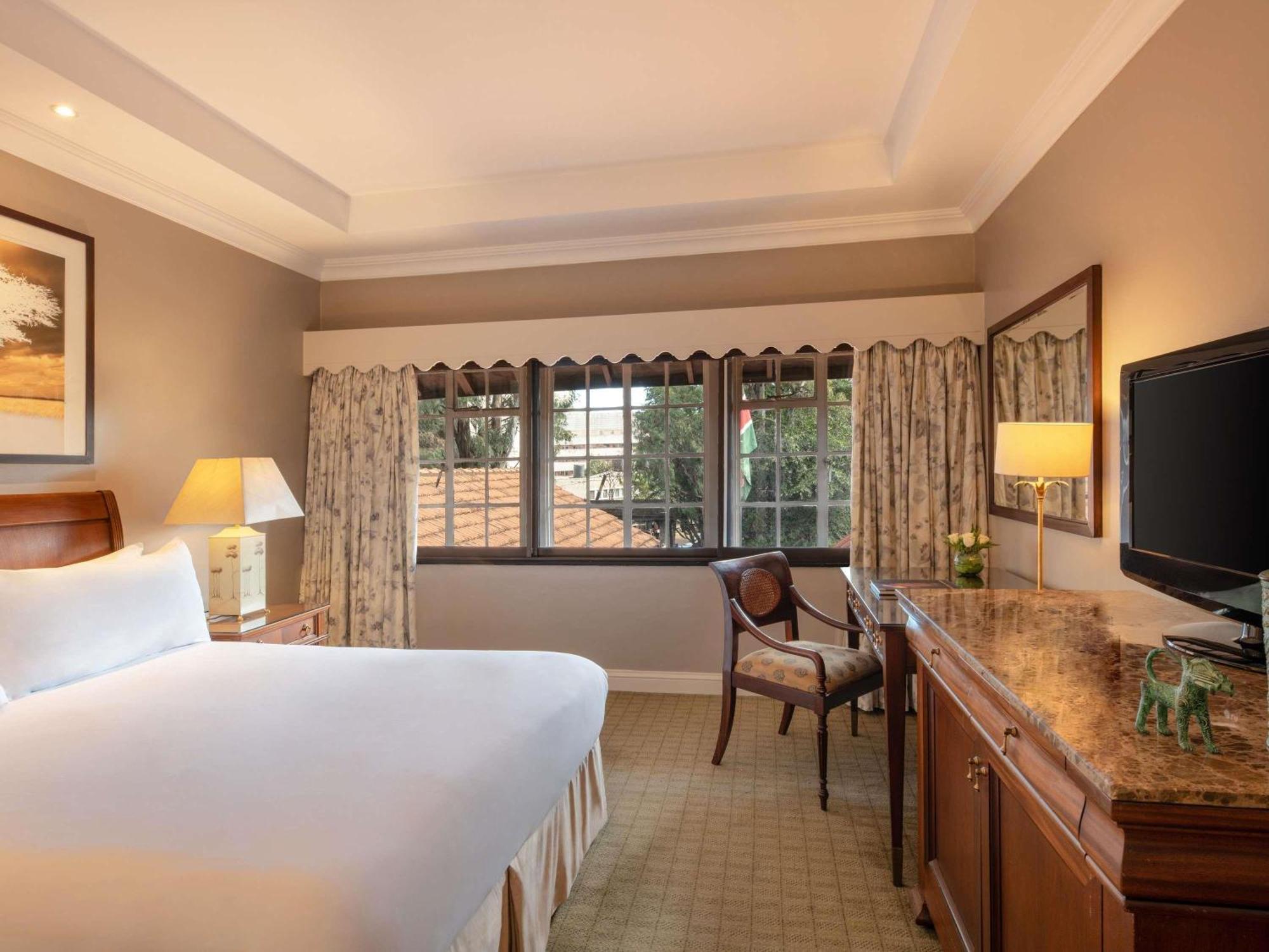 Fairmont Queen Room