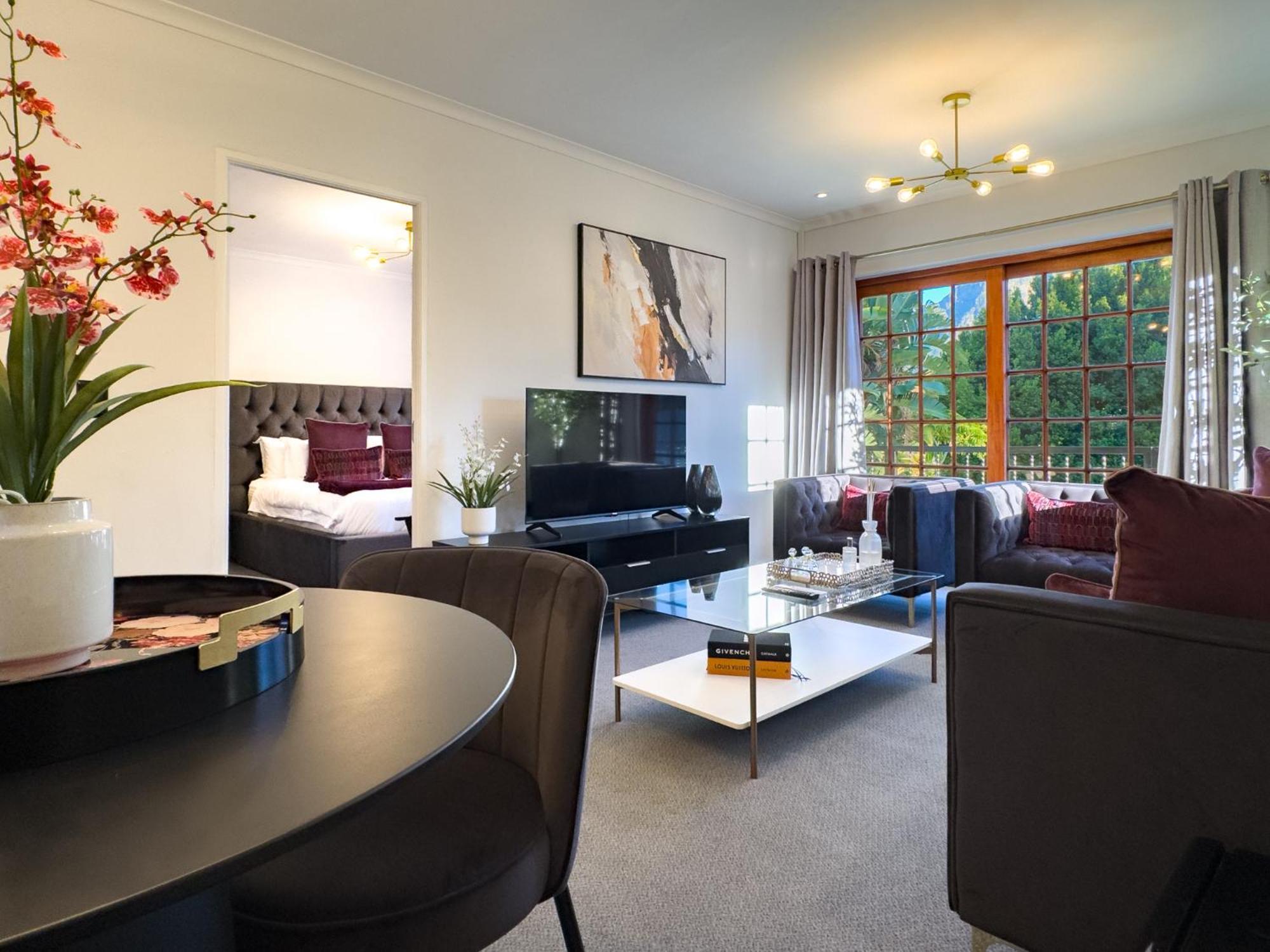Deluxe King Suite