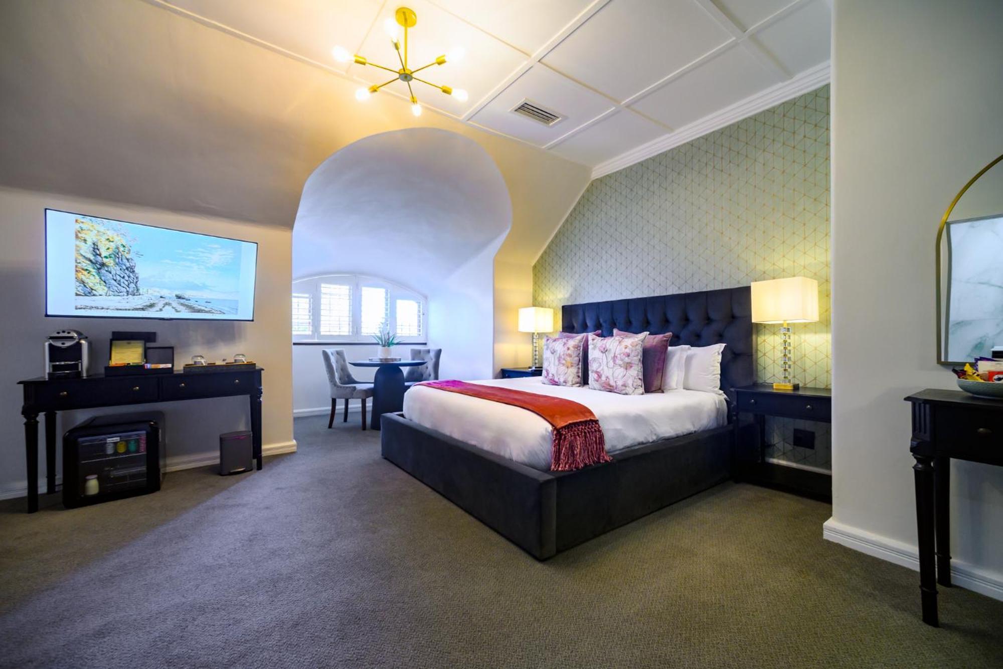 Deluxe King Room