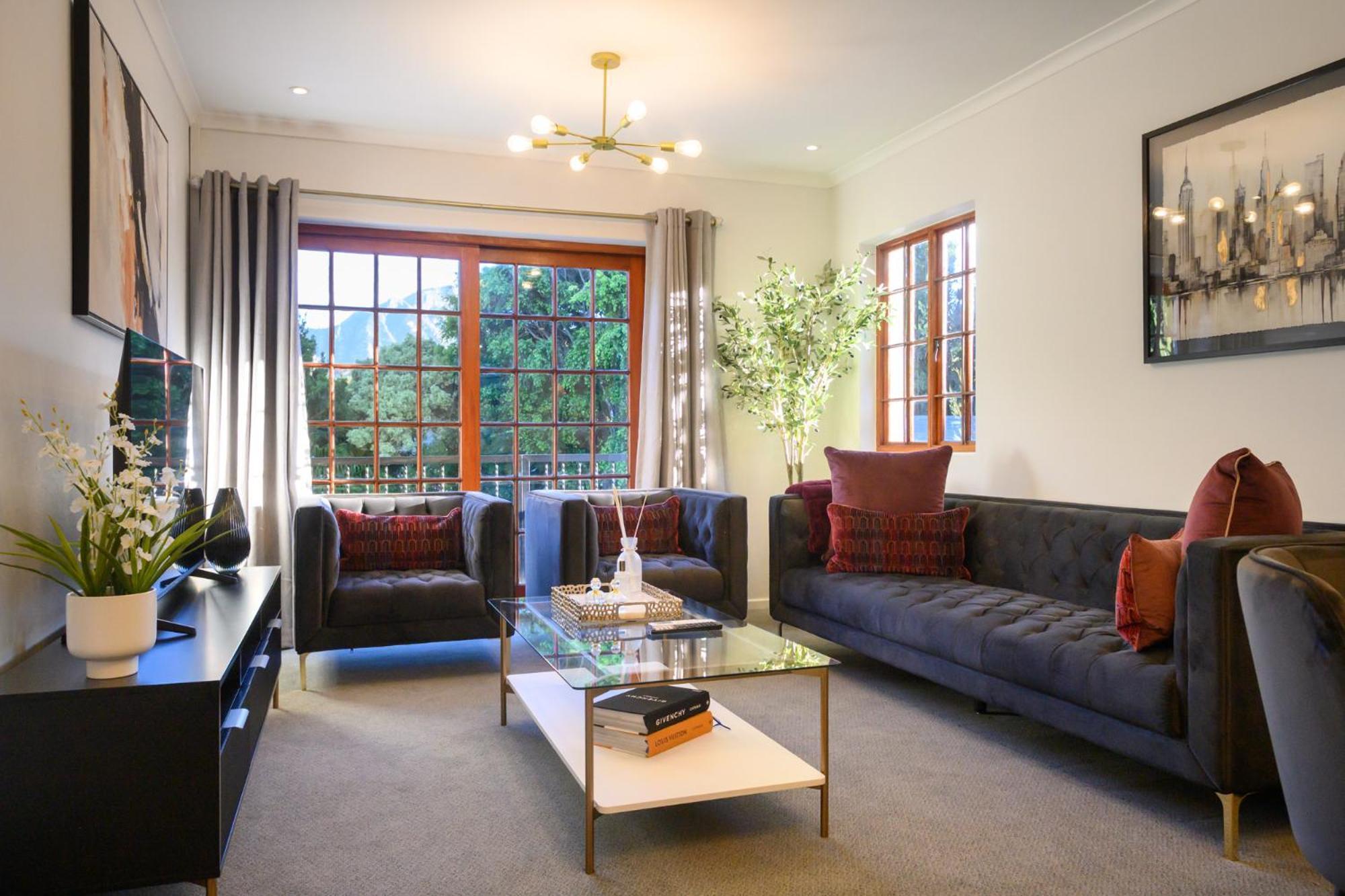 Deluxe King Suite
