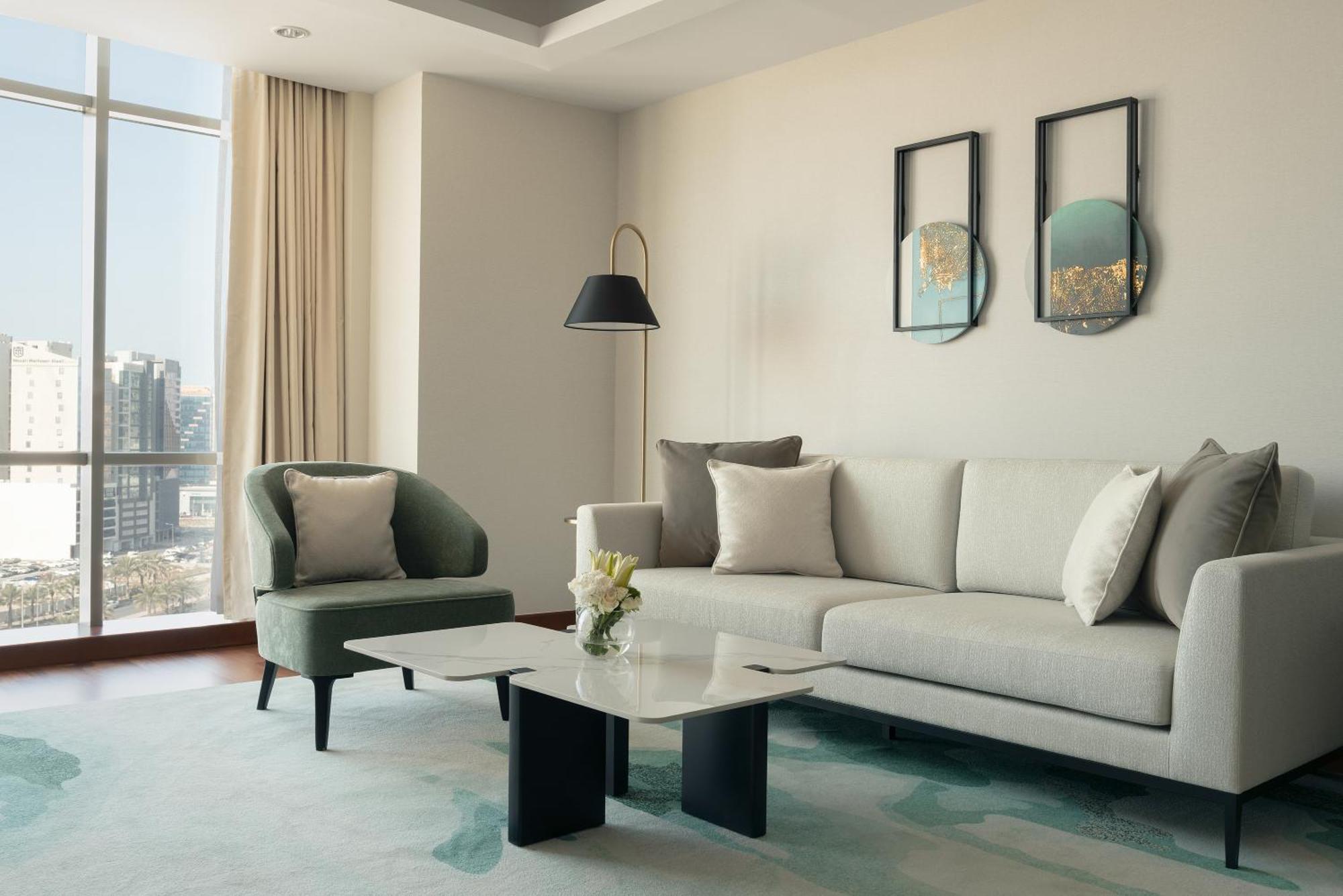 Deluxe One-Bedroom Apartment
