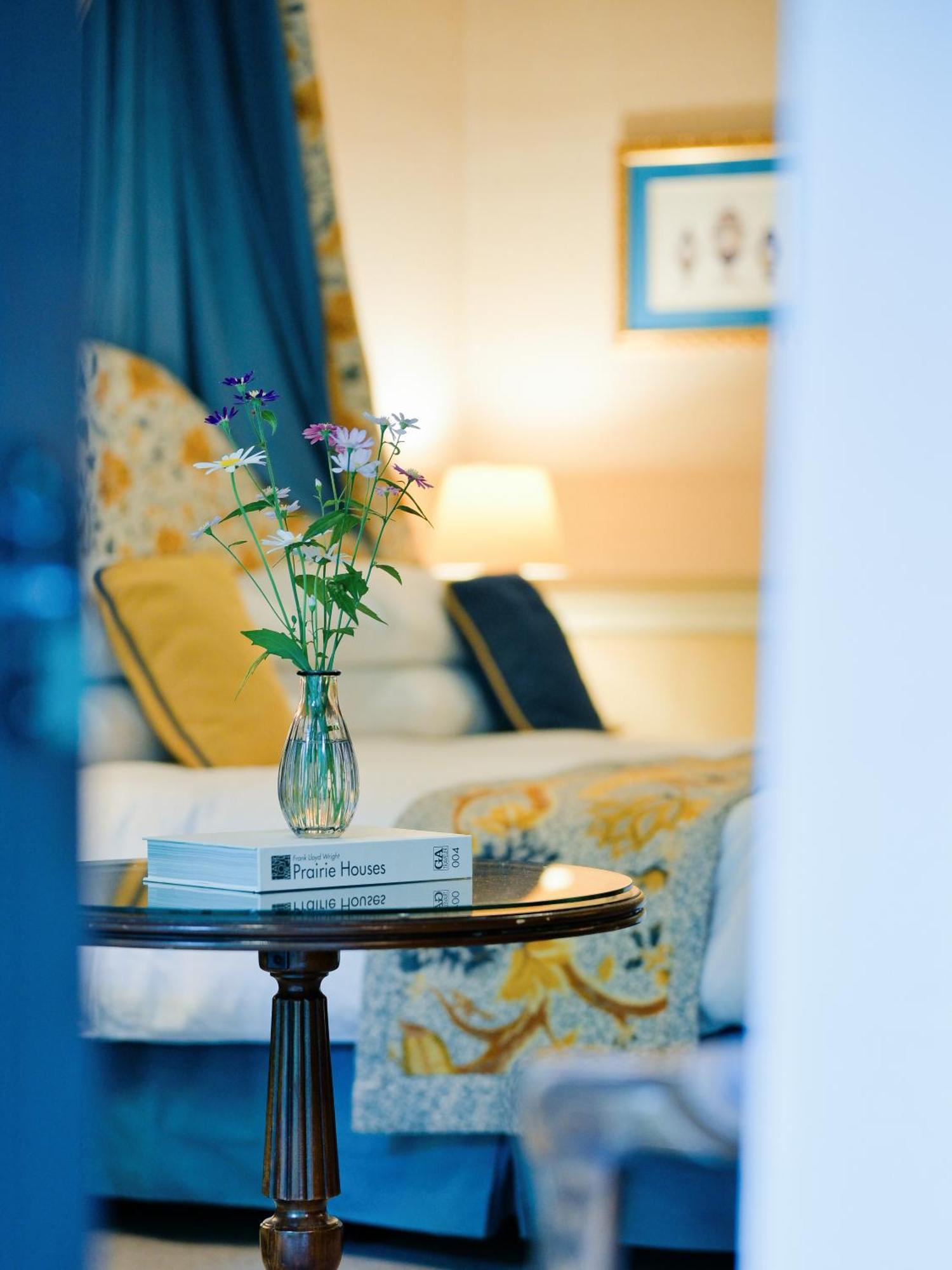 Deluxe Twin Room East Building