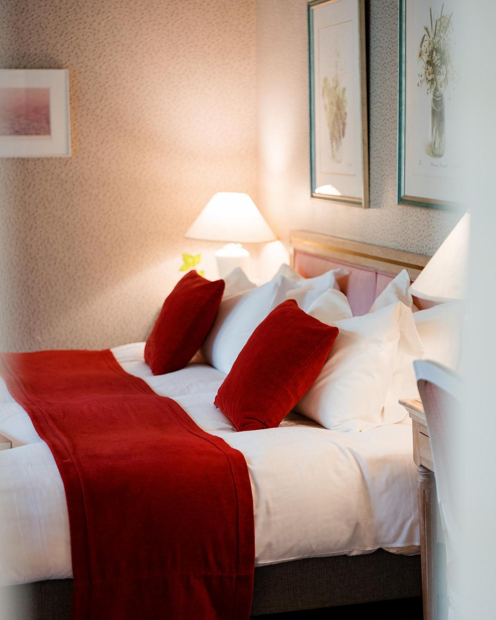 Standard Twin Room East Building