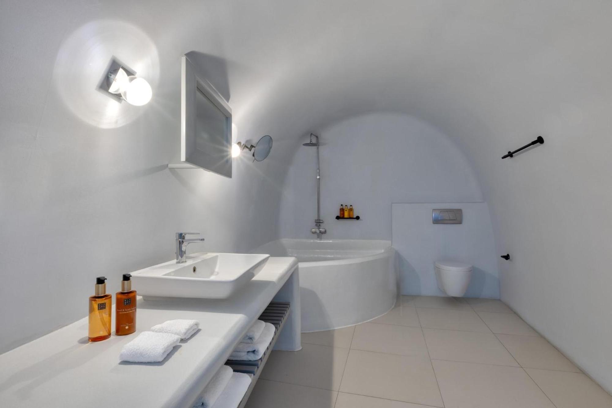 Grand Cave Suite Infinity Private Pool Caldera View