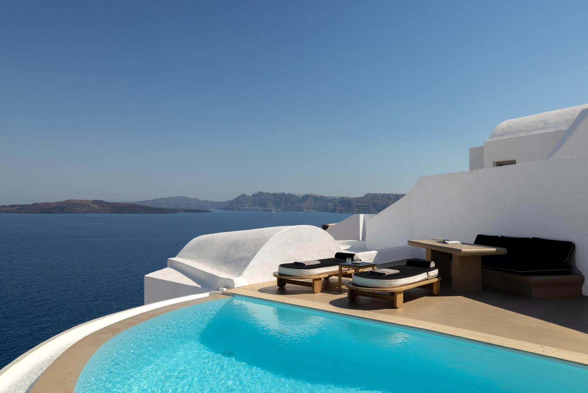 Petit Suite Private Pool & Caldera View