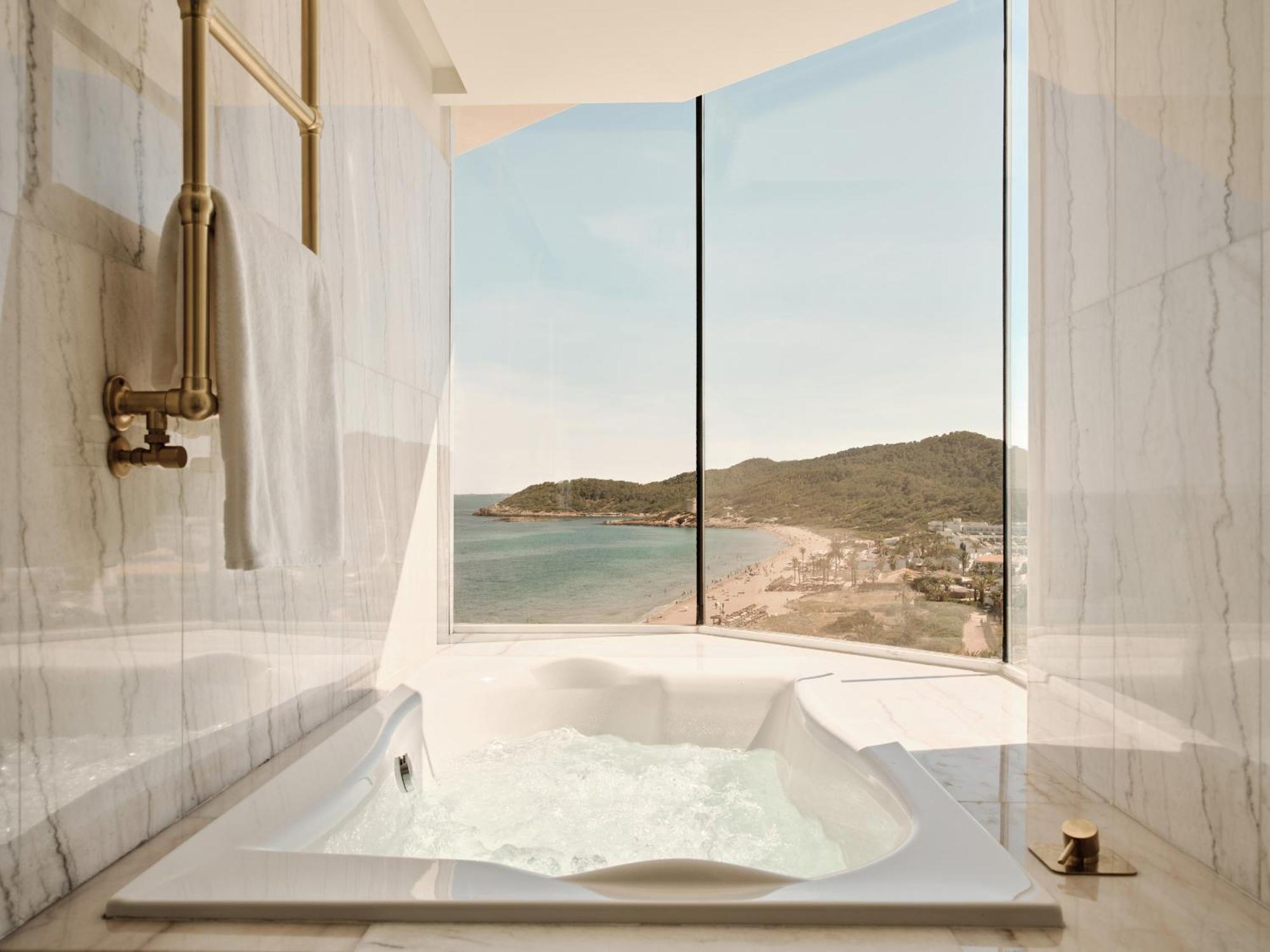 Solstice Junior Suite