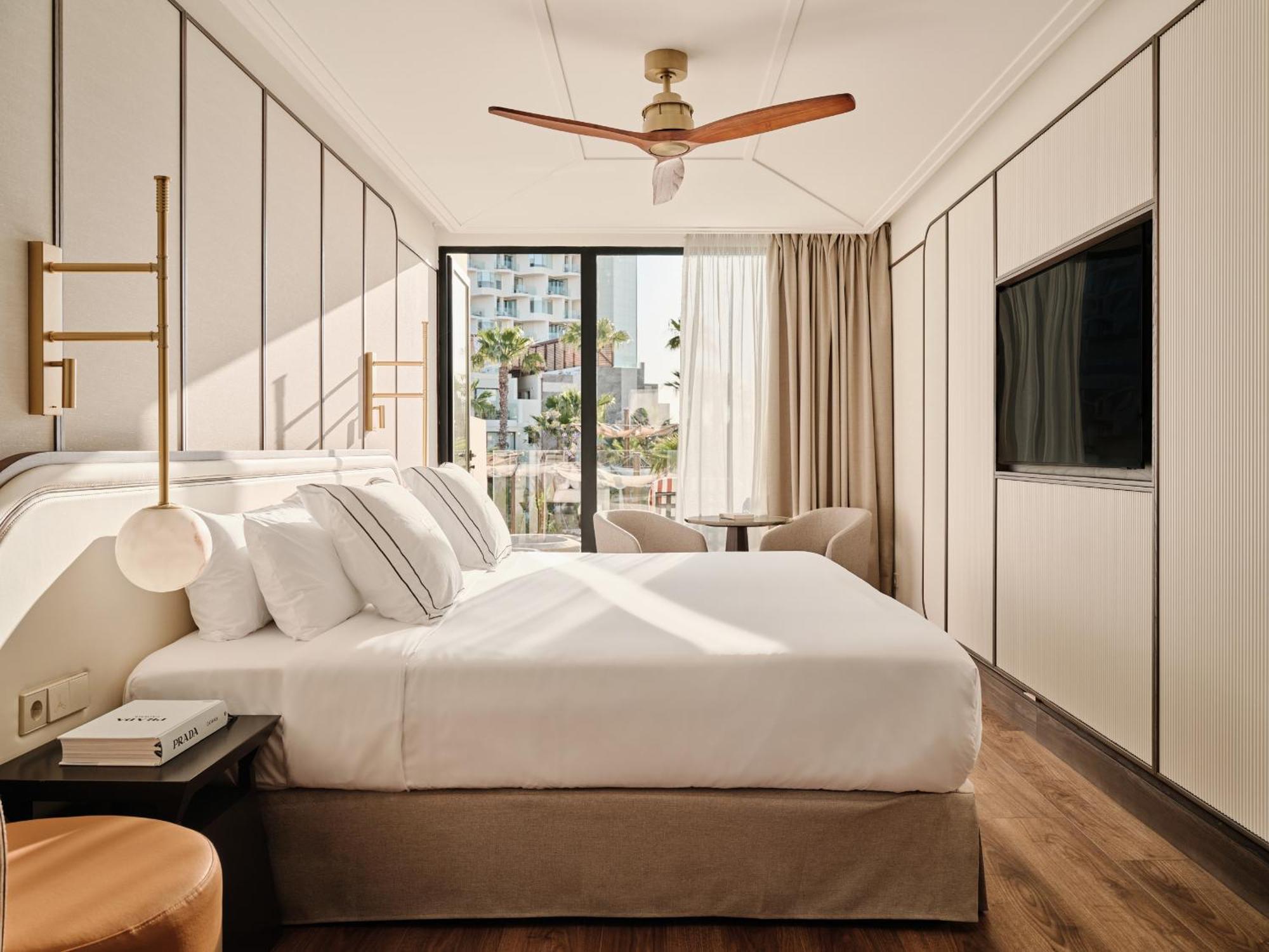 Deluxe Premium Room