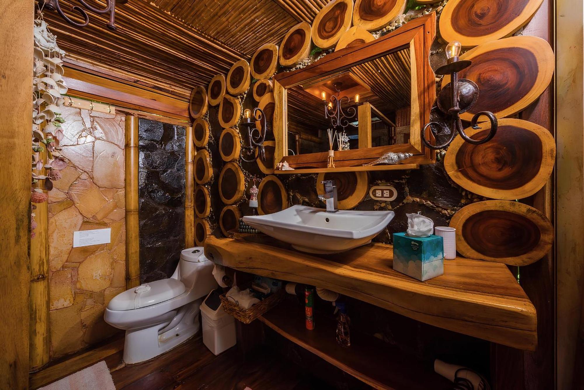 Jungle Ocean View Bungalow