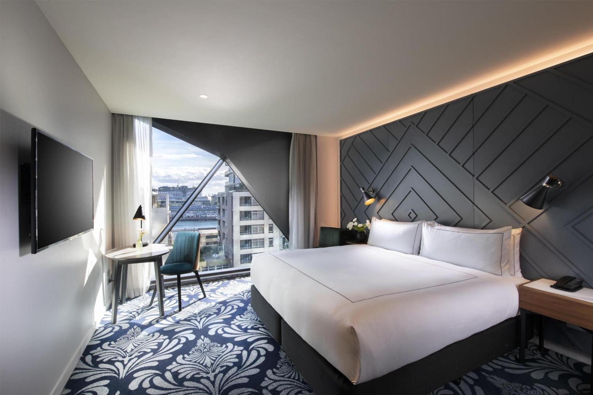 King Acacia Room