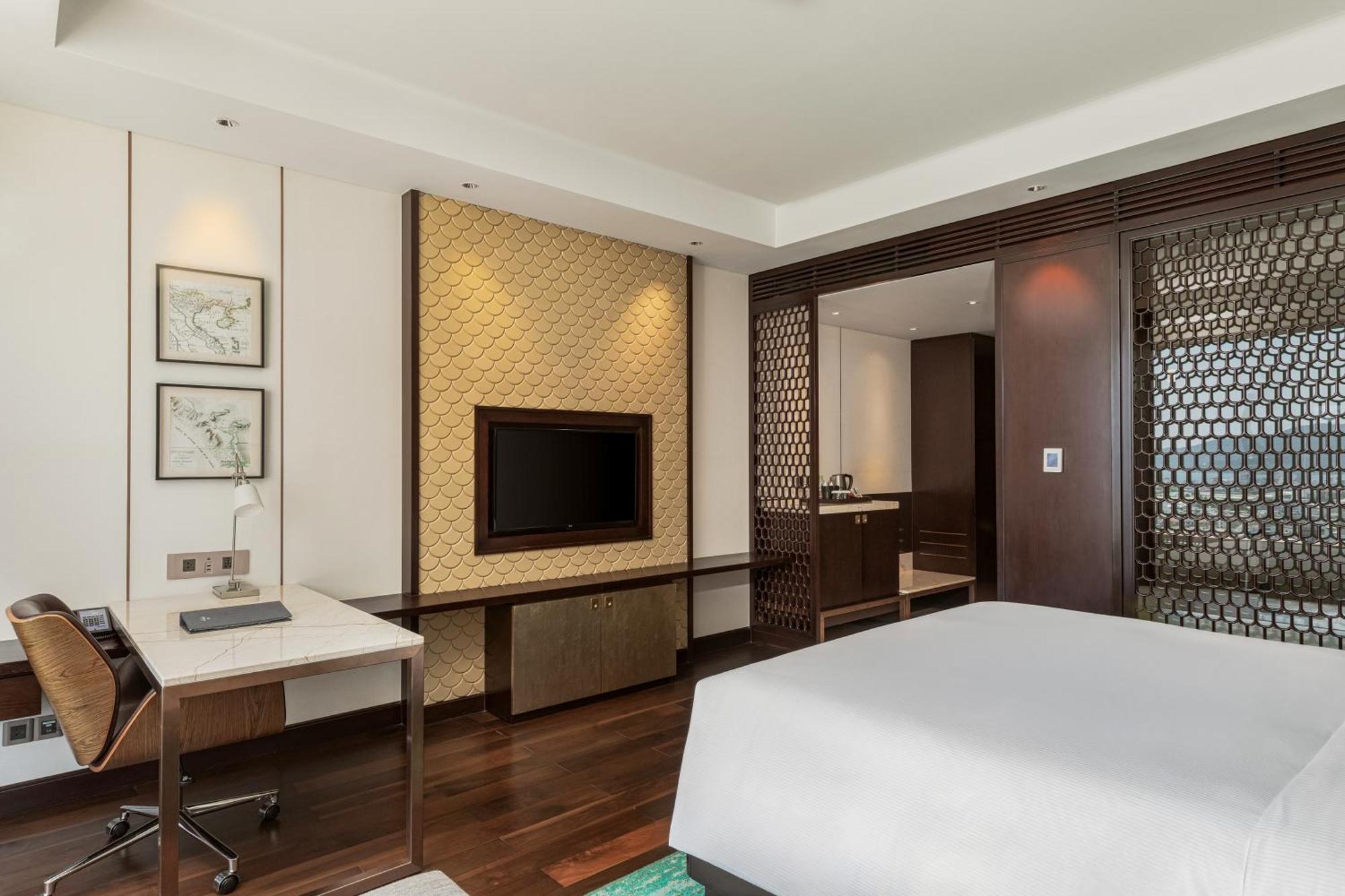 Guest Room Ocean View High Floor King Bed