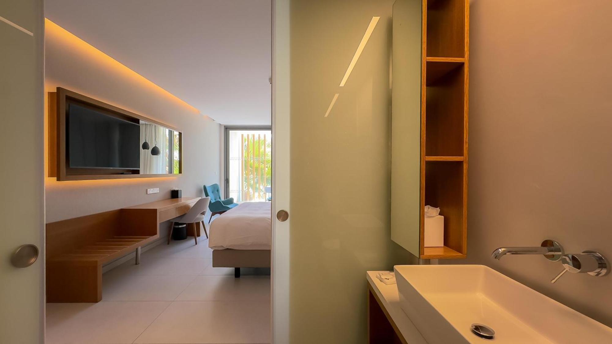 Garden Room Balcony Pool View