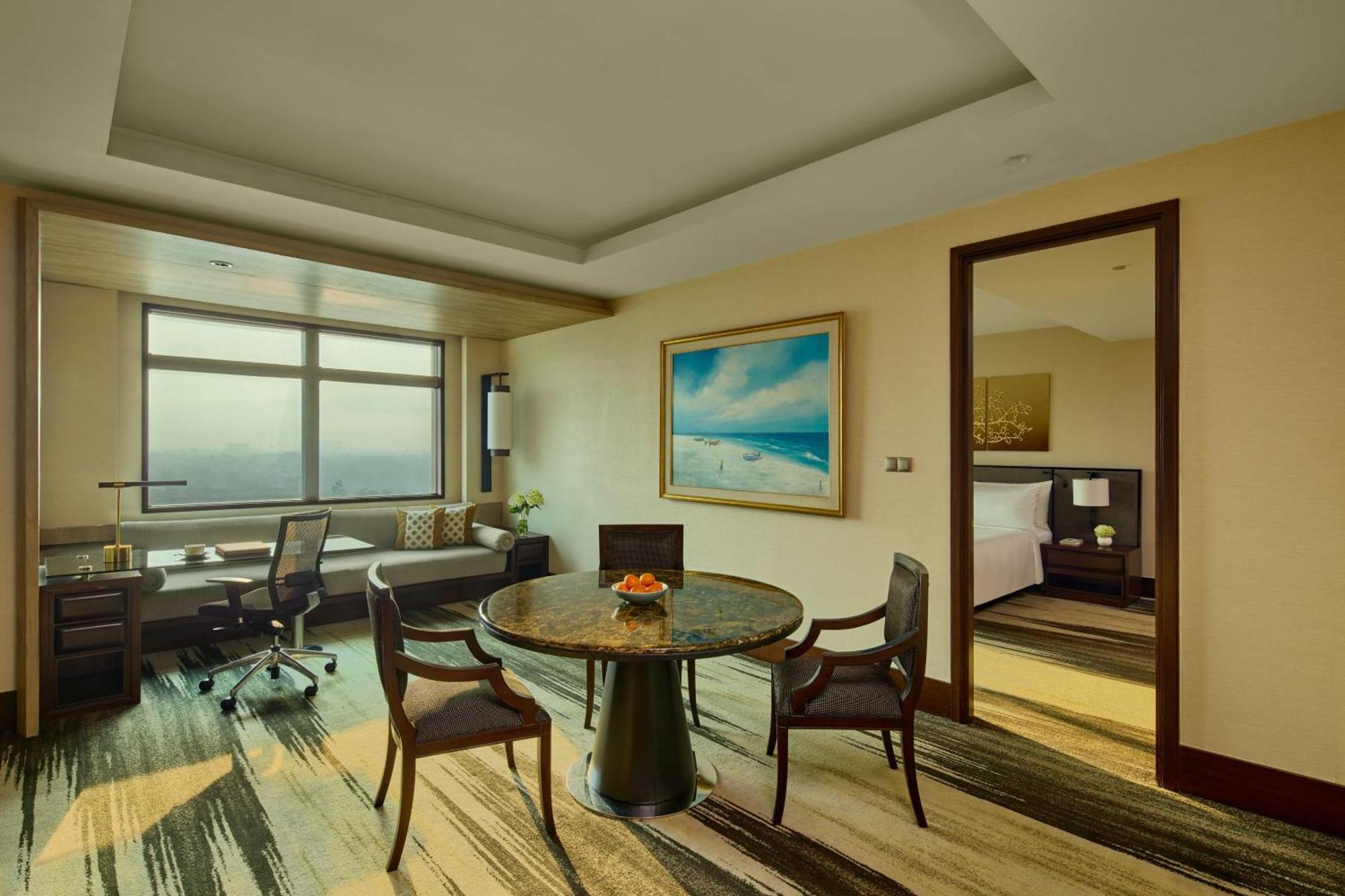 Grand Suite - Red Level