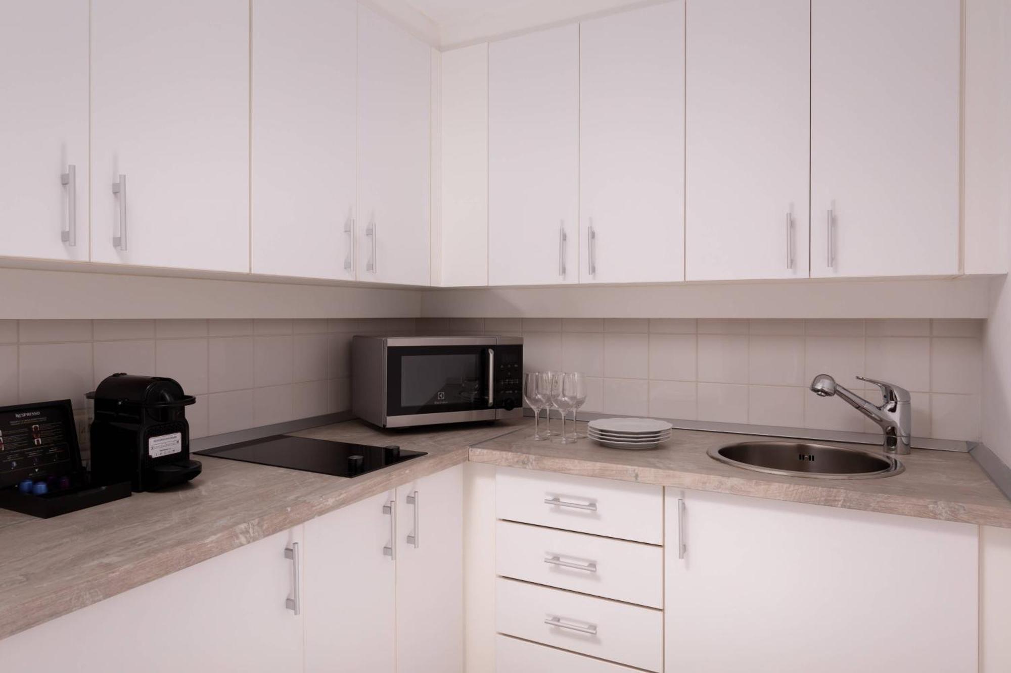 Two-Bedroom Family Suite with Access and Breakfast in  Executive Lounge