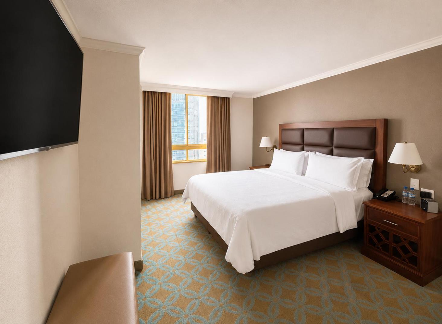 Master Suite 1 King
