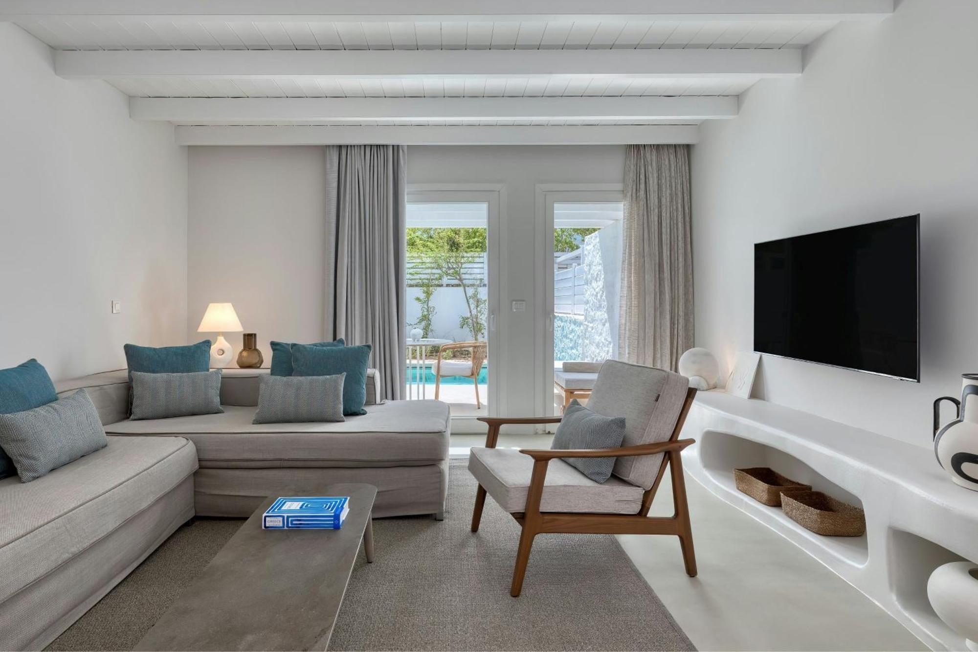 One-Bedroom King Maisonette with Sofa Bed and Private Pool