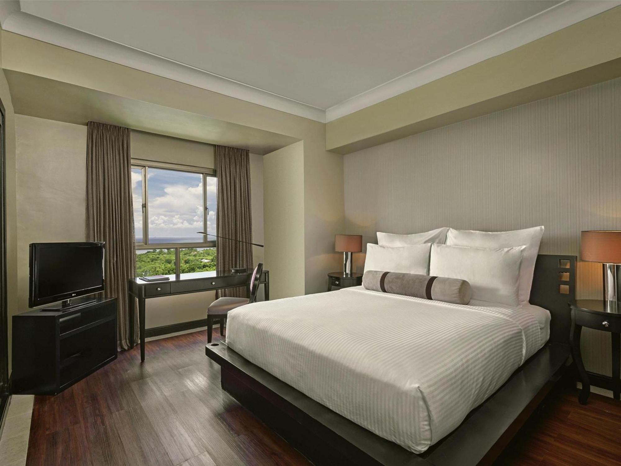 King Suite with Sea View