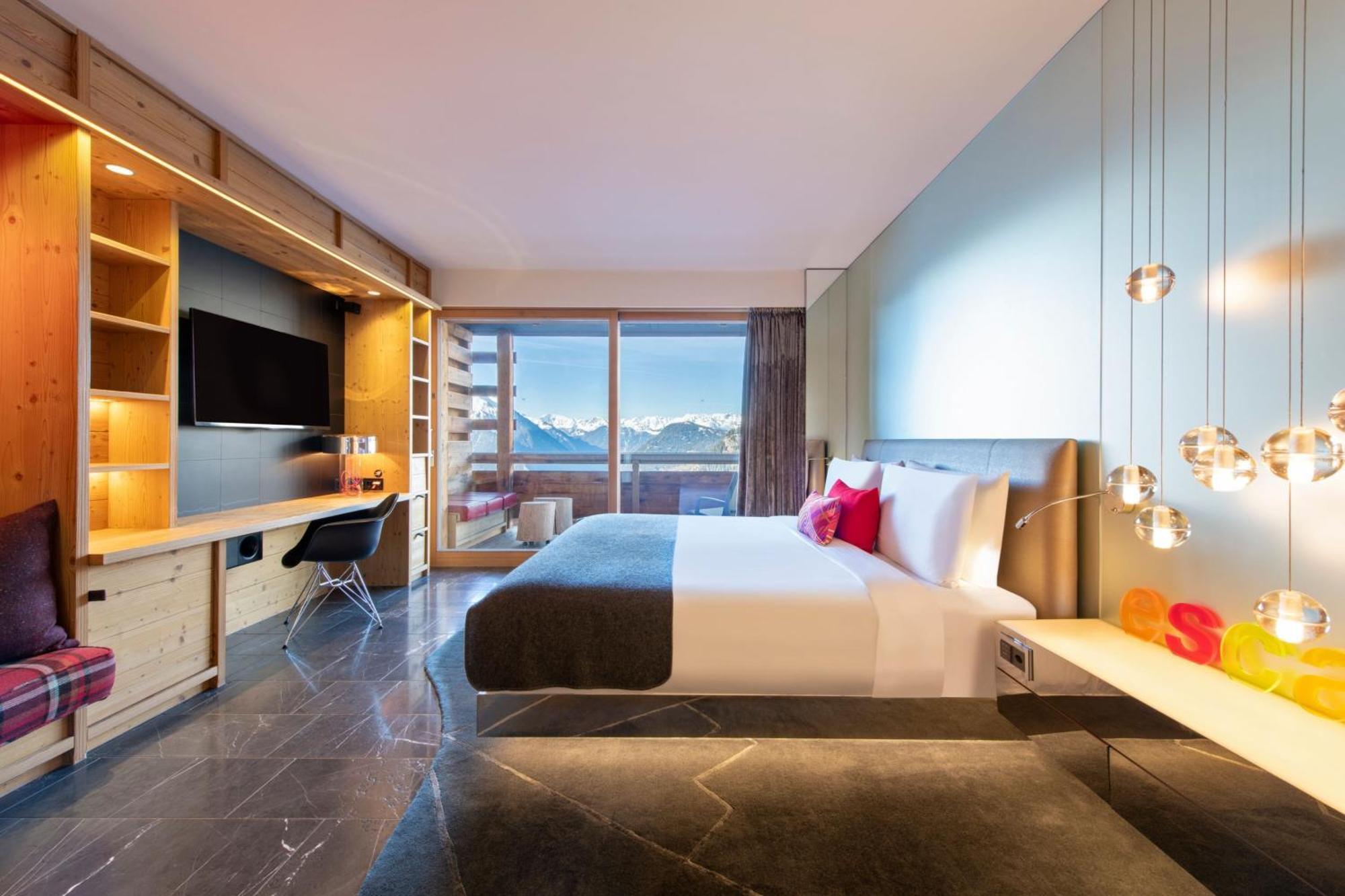 Spectacular King Room with Balcony and Valley View