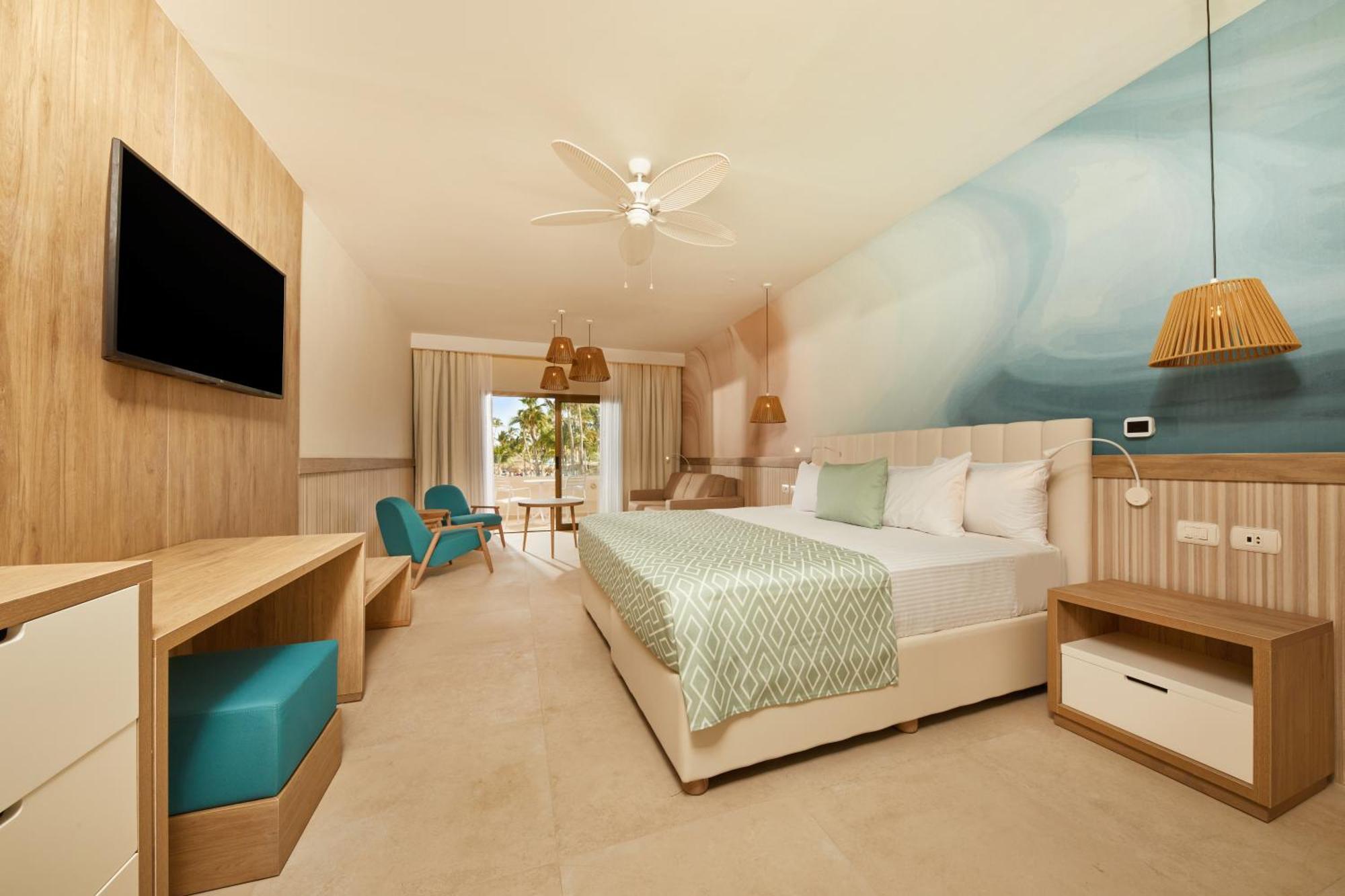 1 King Bed Deluxe Junior Suite SGL