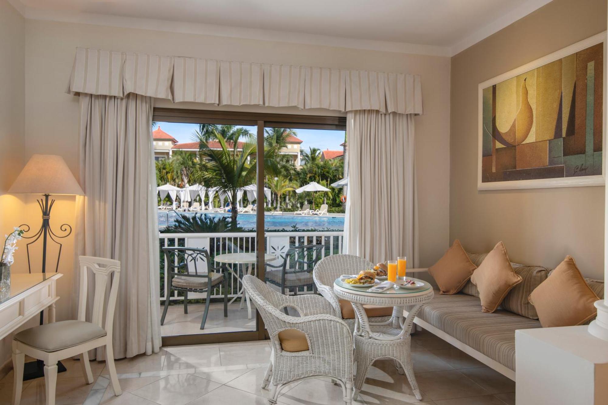 1 King Bed Pool Side Junior Suite DBL