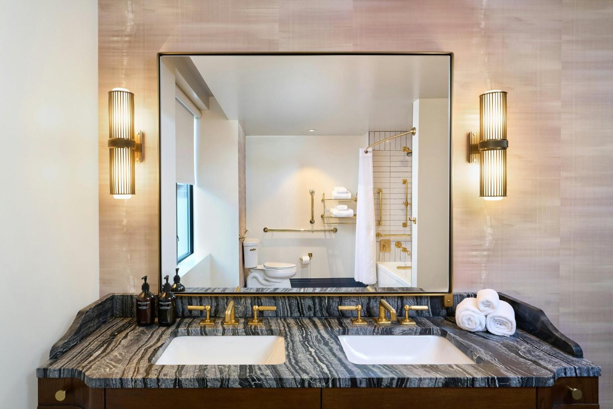 Standard King Disability Access Bathtub