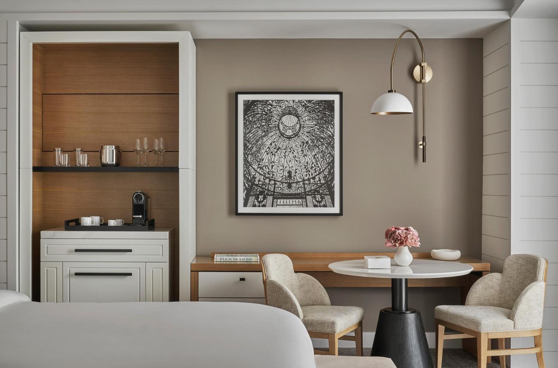 Premier City-View Room King